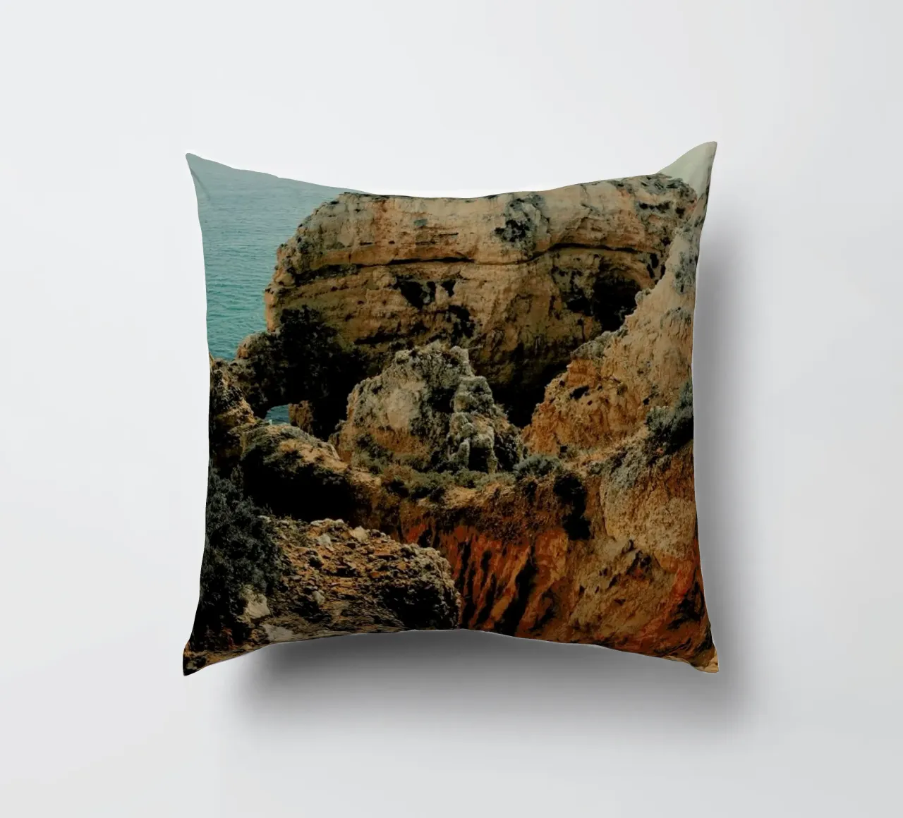 Rocky Shores cuscino da Sebastian Hilgetag