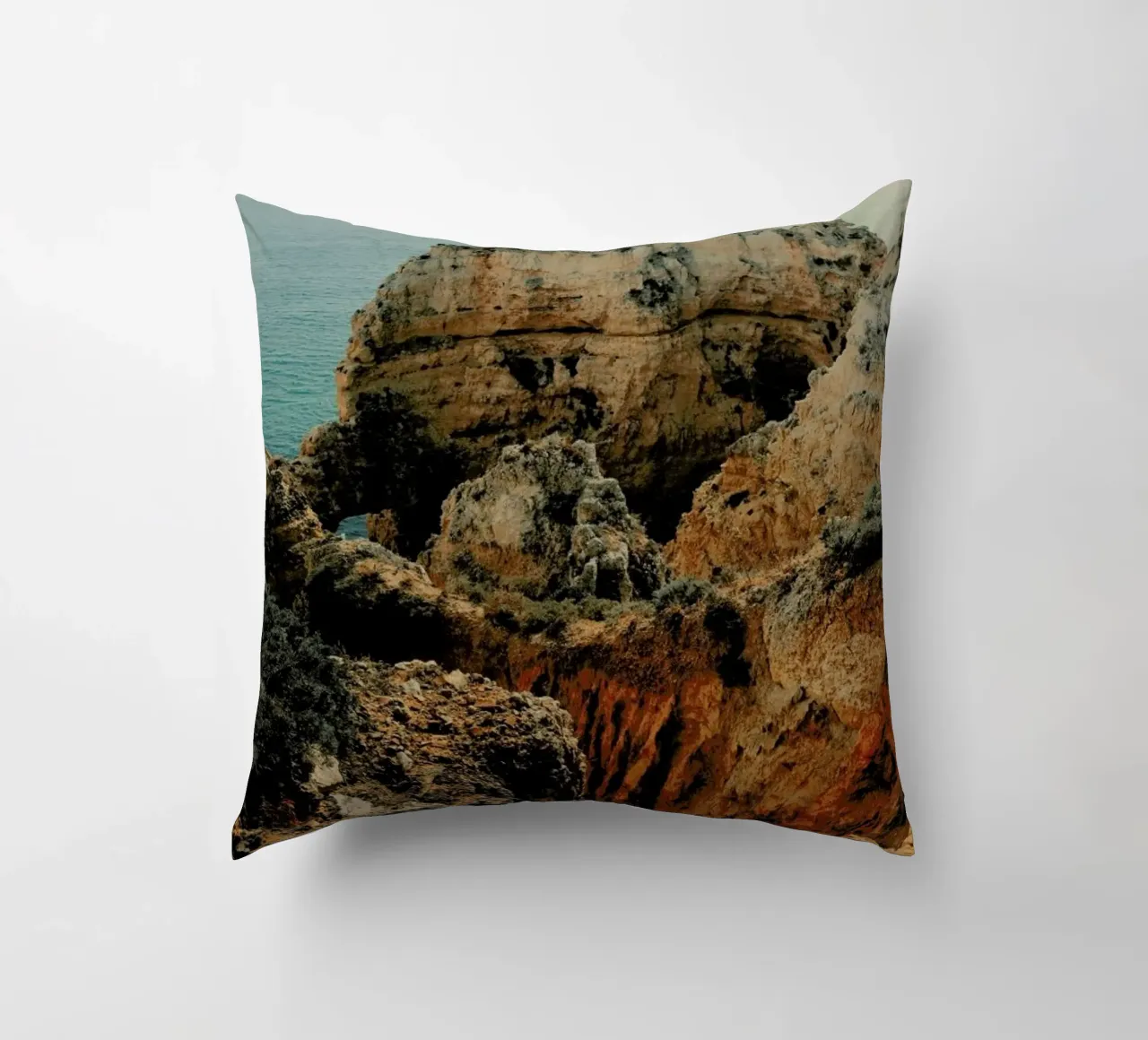 Rocky Shores cuscino da Sebastian Hilgetag