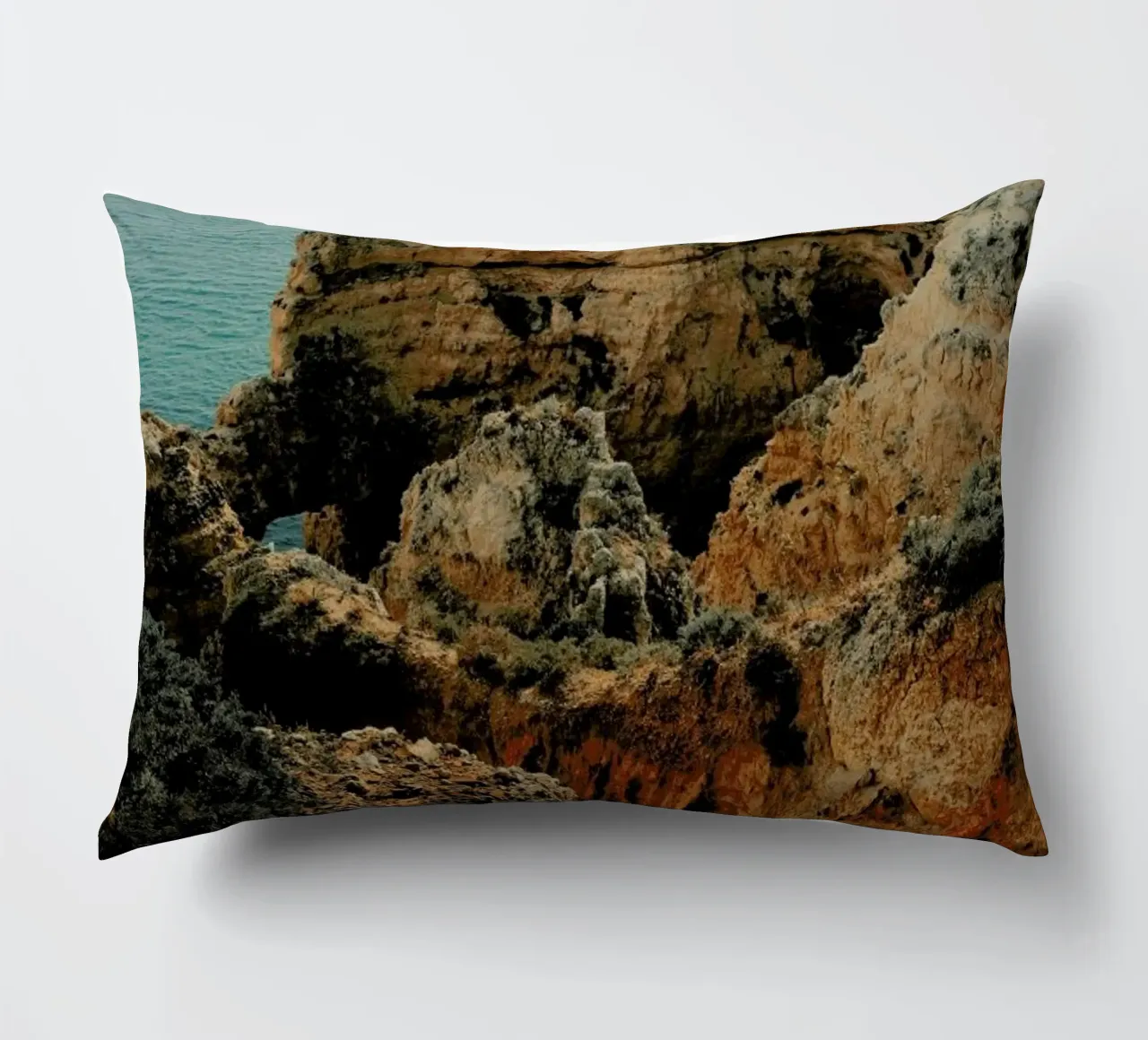 Rocky Shores cuscino da Sebastian Hilgetag