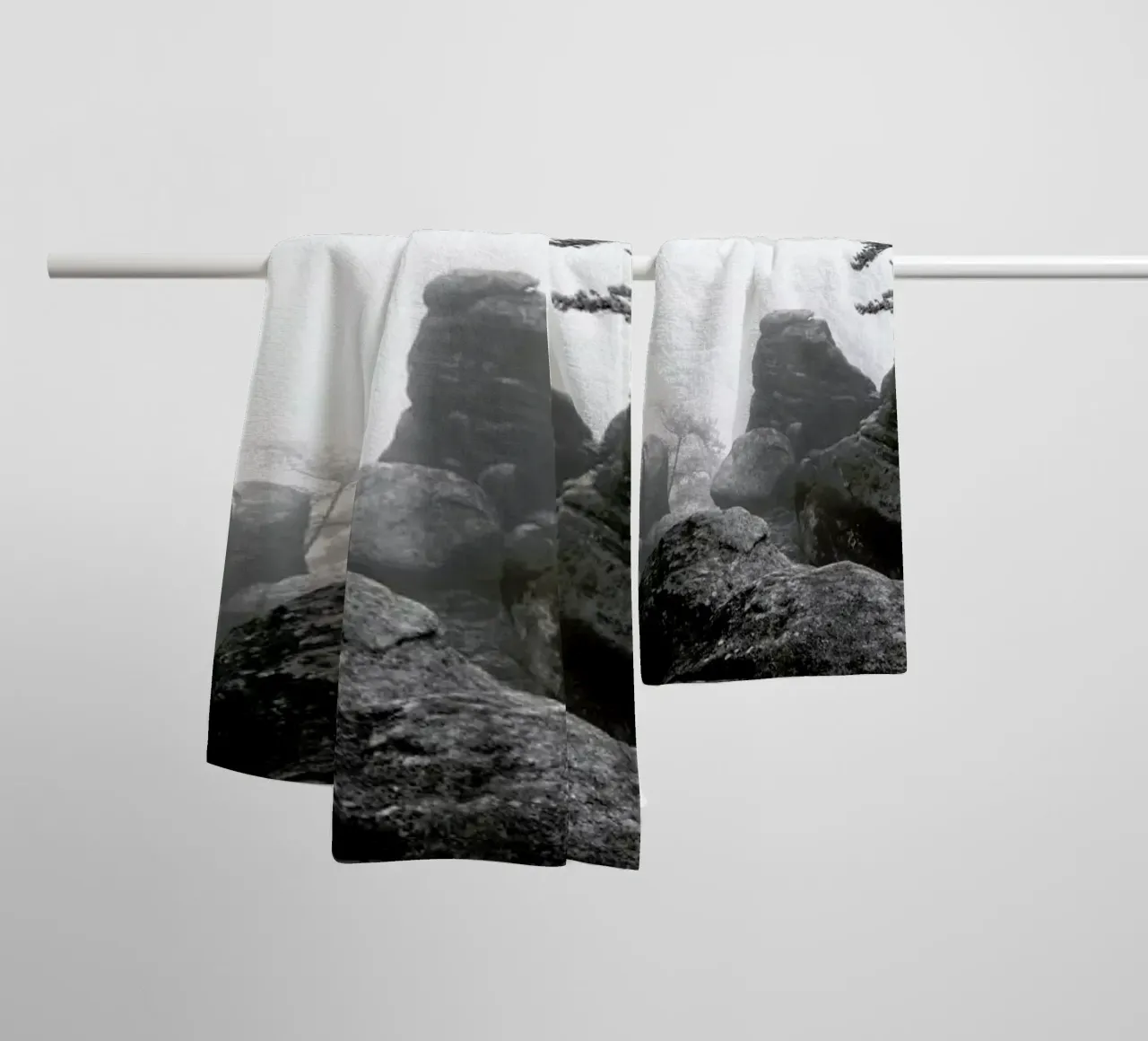 Barbarine Study 3 - Elbsandsteingebirge asciugamano da bagno da Håggard Photography | Ronny Behnert