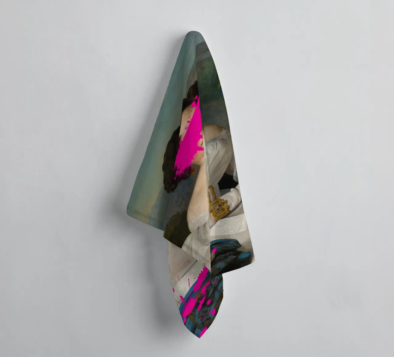 "Pink Blur" - Remix classico, arte di strada, vibrante, tagliente asciugamano da bagno da NorwesClub
