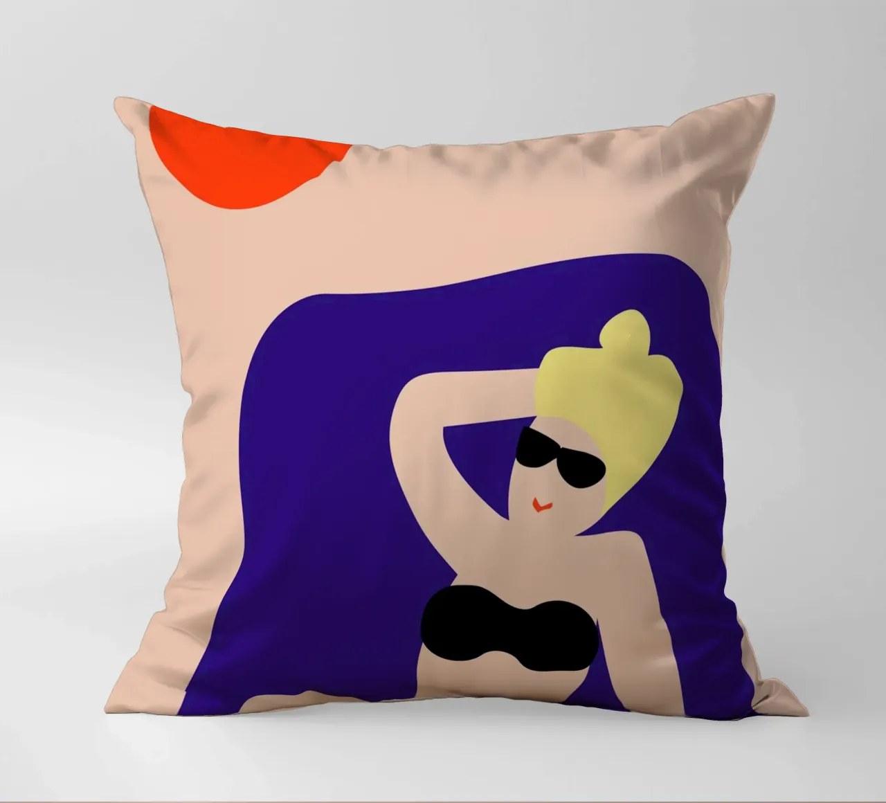sunbath. cuscino da FRICKE DESIGN