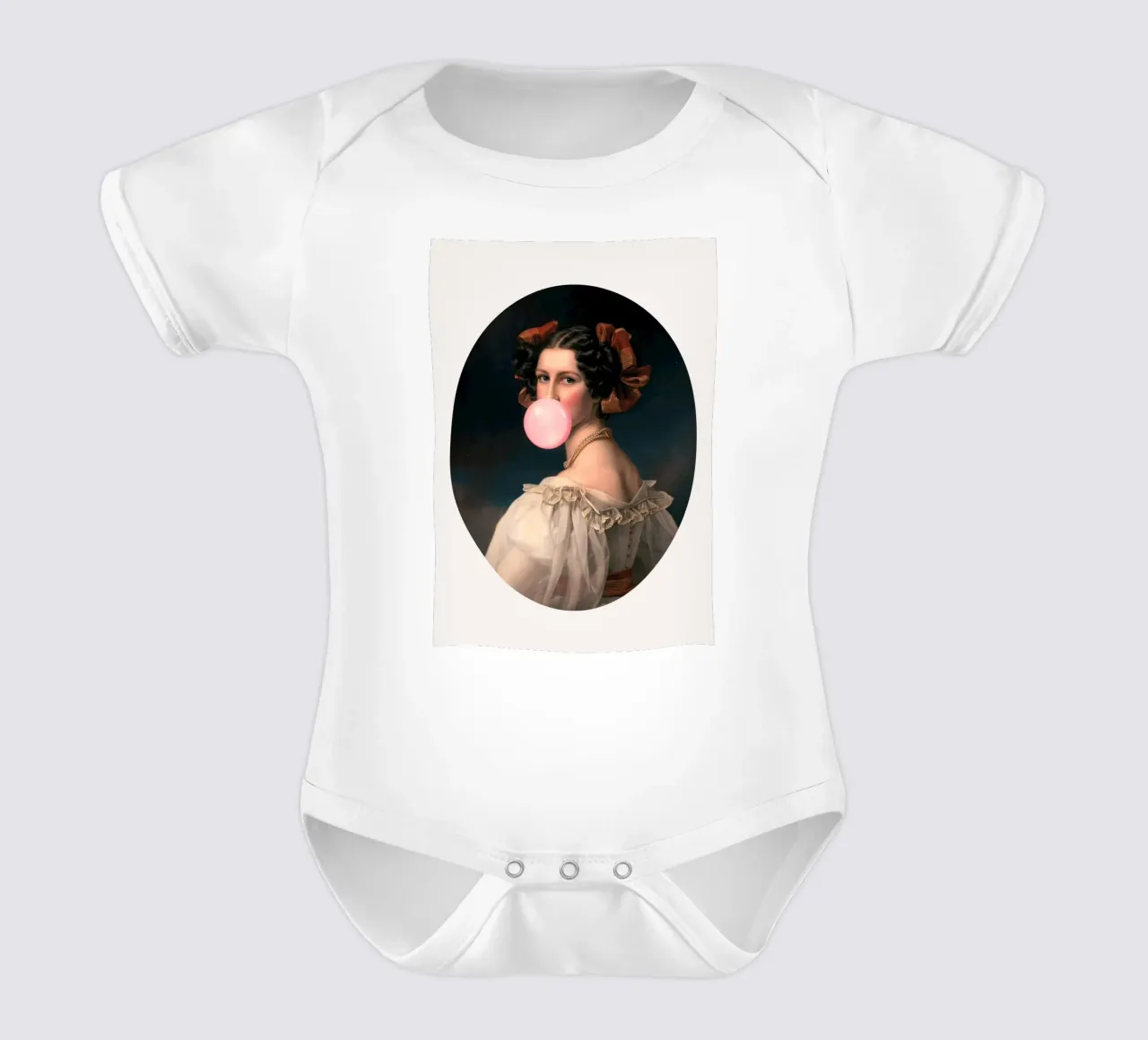 "Bubblegum Elegance" - Klassischer Remix, Pop-Art, verspieltes Porträt Kurzarm Babybody von NorwesClub