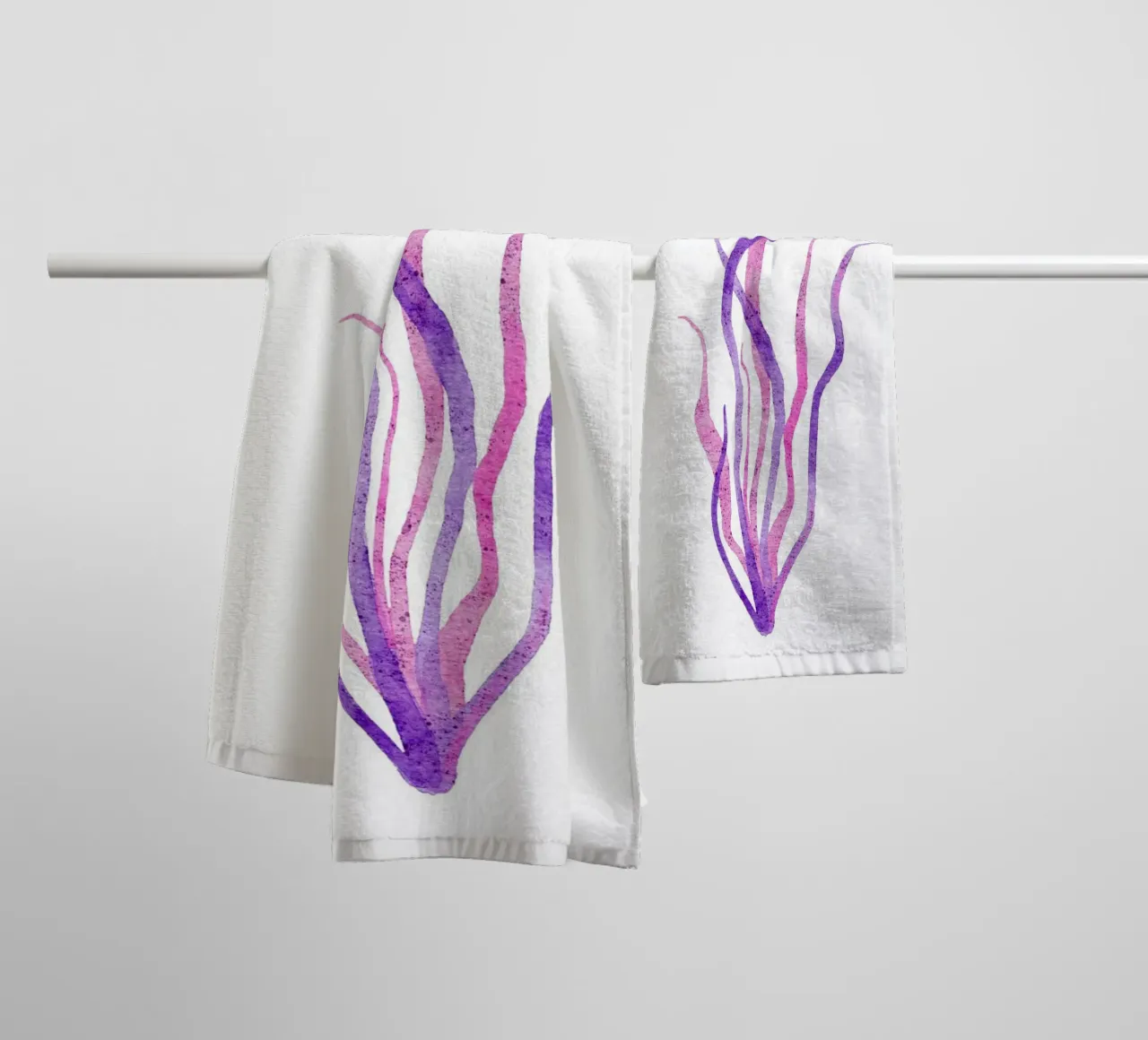 Alghe viola radiose - Flora marina acquerellata asciugamano da bagno da NorwesClub