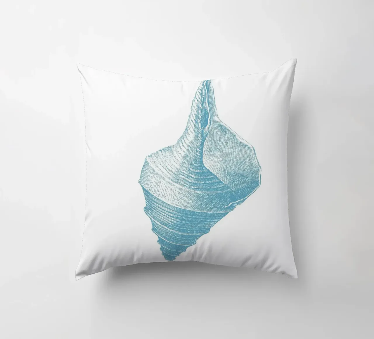 Elegant Conch Shell - Ocean Blue Etching Marine Art coussin de NorwesClub