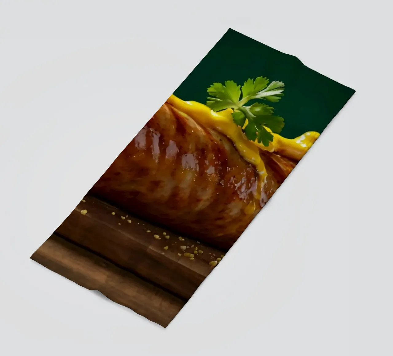 Una salsiccia succulenta condita con senape ed erbe aromatiche telo mare da DesignDoodle