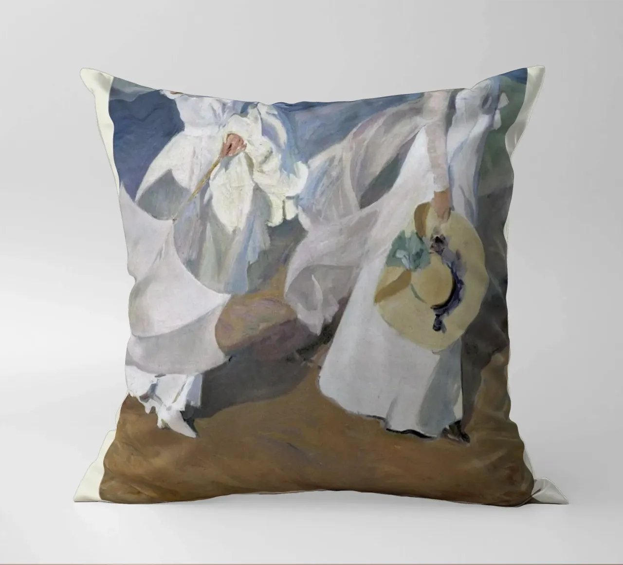 Sorolla y Bastida - Walk on the Beach cuscino da Vintage by JUNIQE