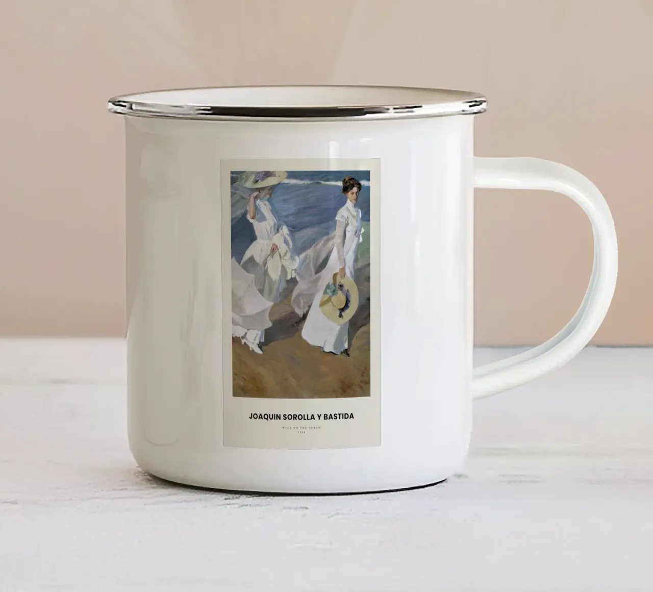Sorolla y Bastida - Walk on the Beach tazza in smalto da Vintage by JUNIQE