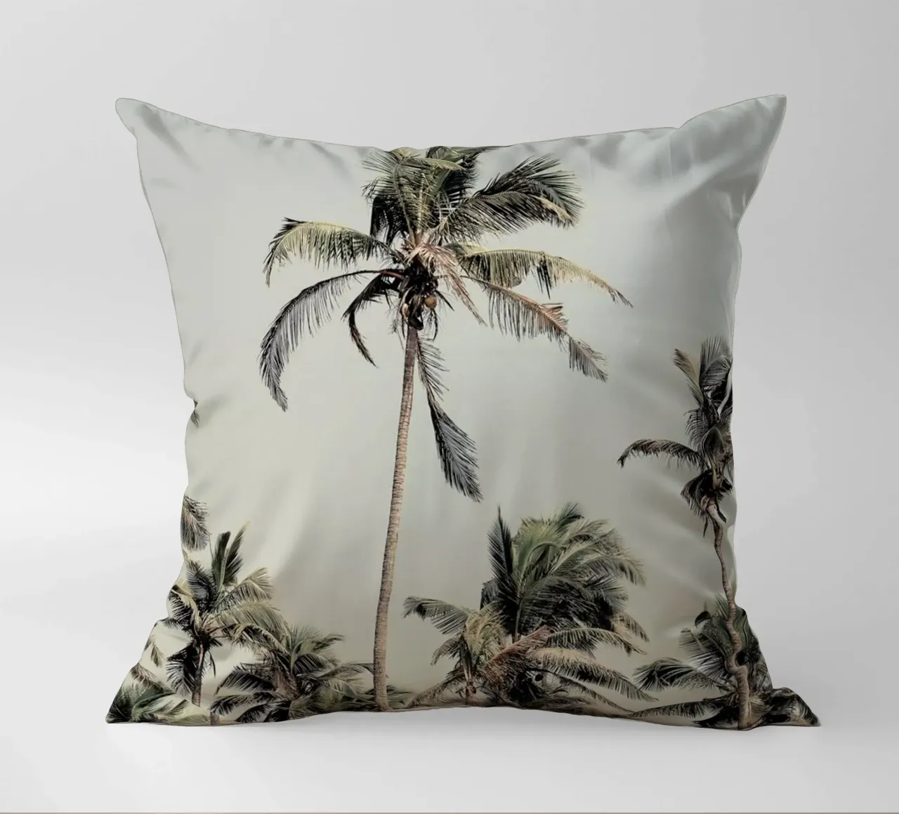 Palm Trees On The Beach cuscino da Victoria Frost