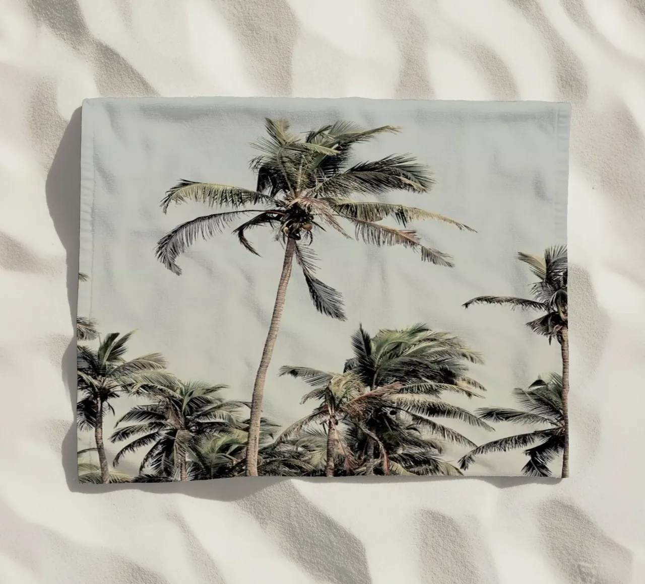 Palm Trees On The Beach telo mare da Victoria Frost