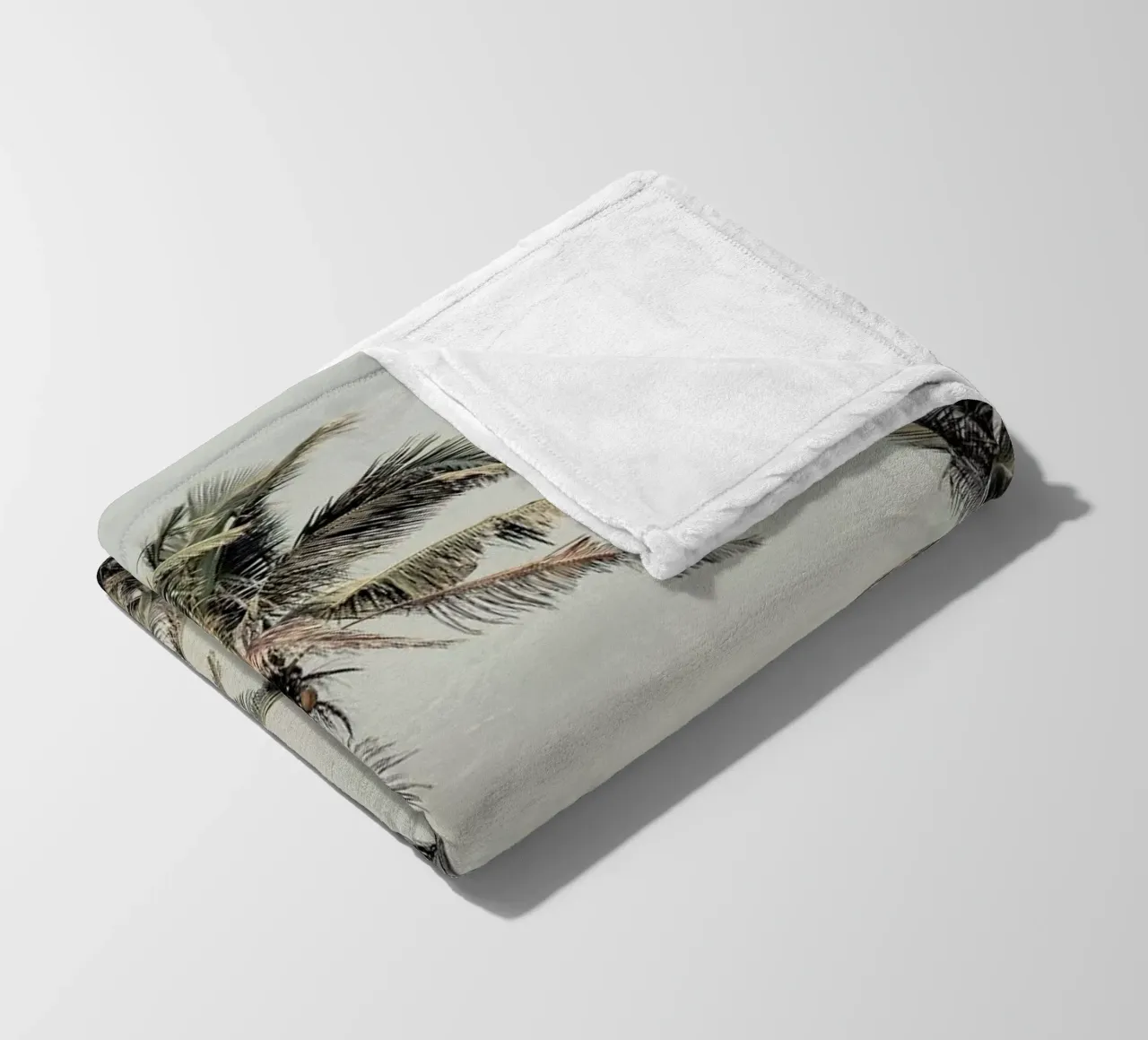 Palm Trees On The Beach coperta in pile da Victoria Frost