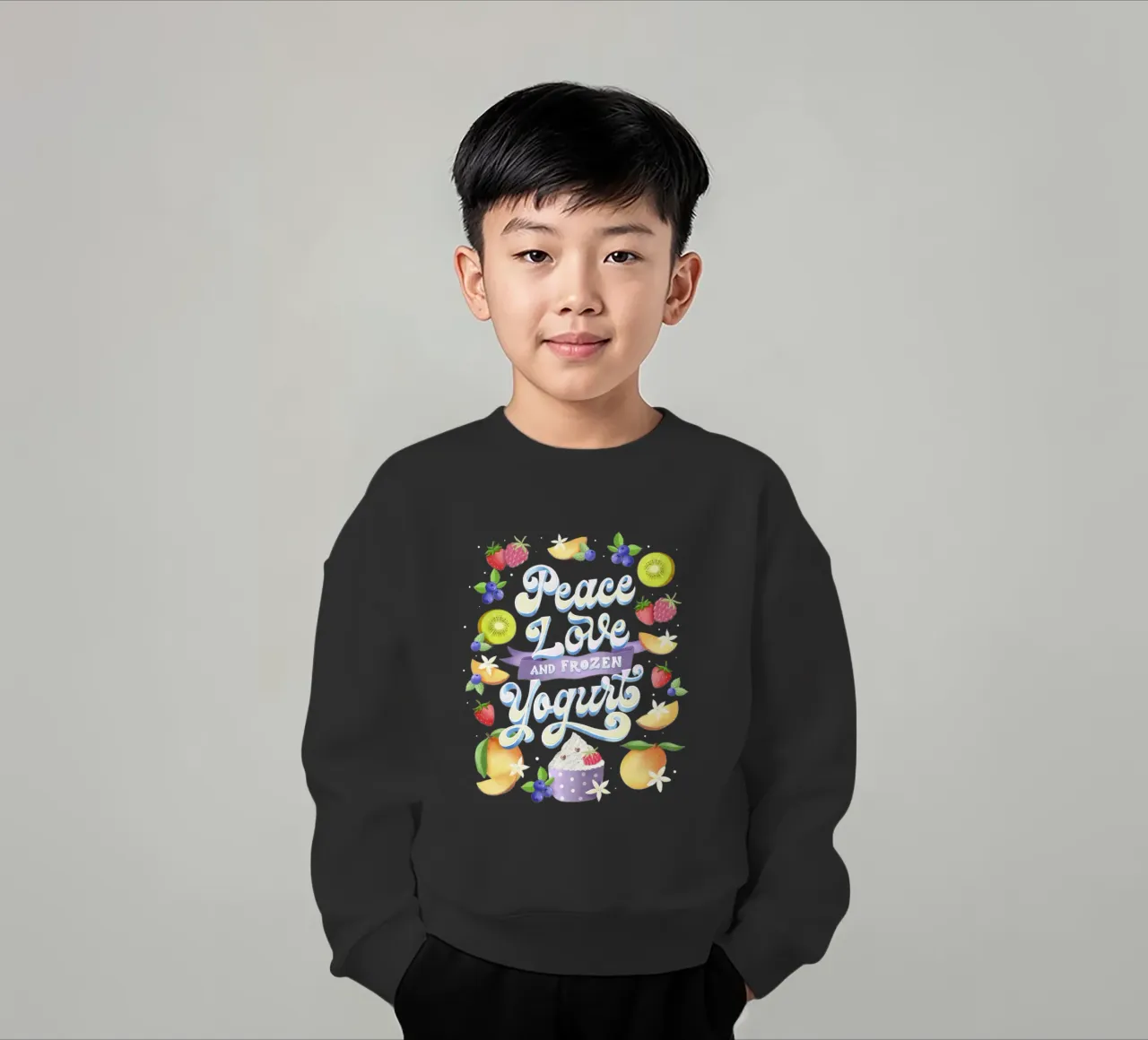 Pace, amore e frozen yogurt. Frutta, divertimento e scritte felpa bambino da CalliLetters