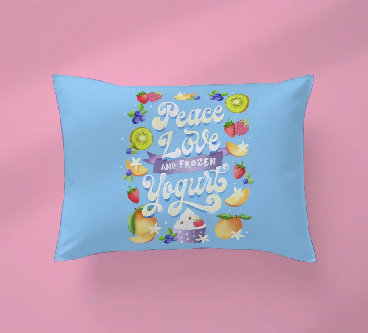 Pace, amore e frozen yogurt. Frutta, divertimento e scritte cuscino da CalliLetters