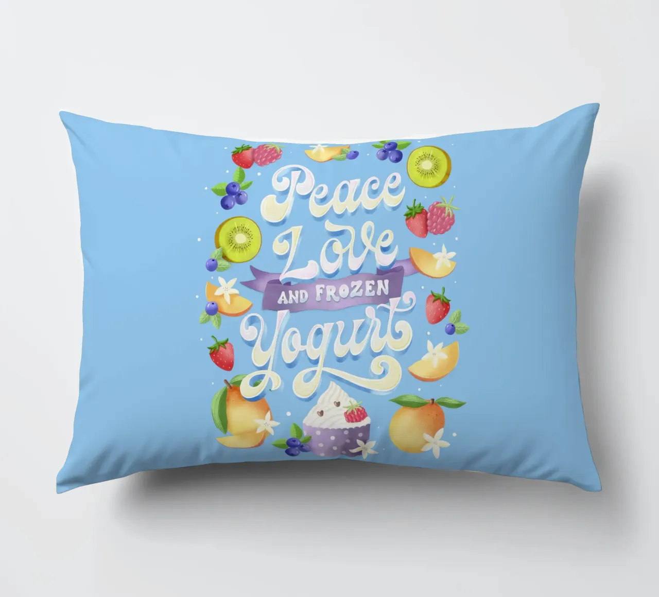 Pace, amore e frozen yogurt. Frutta, divertimento e scritte cuscino da CalliLetters