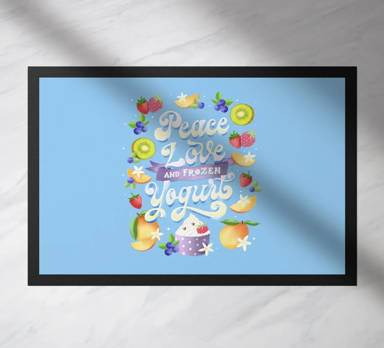 Pace, amore e frozen yogurt. Frutta, divertimento e scritte zerbino da CalliLetters