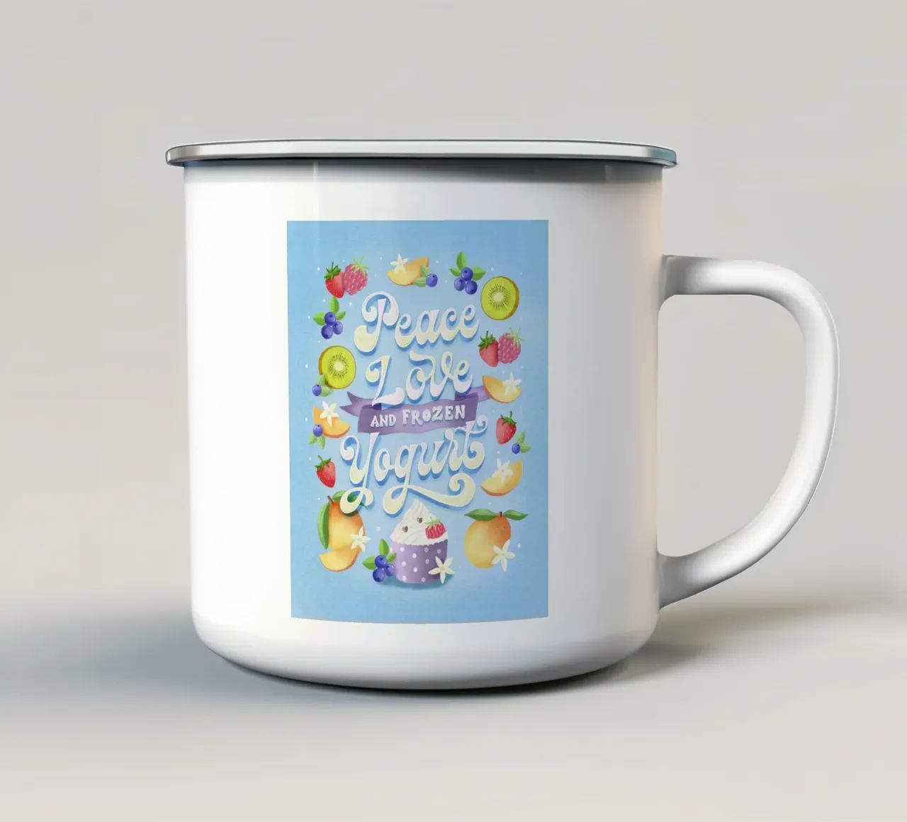 Pace, amore e frozen yogurt. Frutta, divertimento e scritte tazza in smalto da CalliLetters