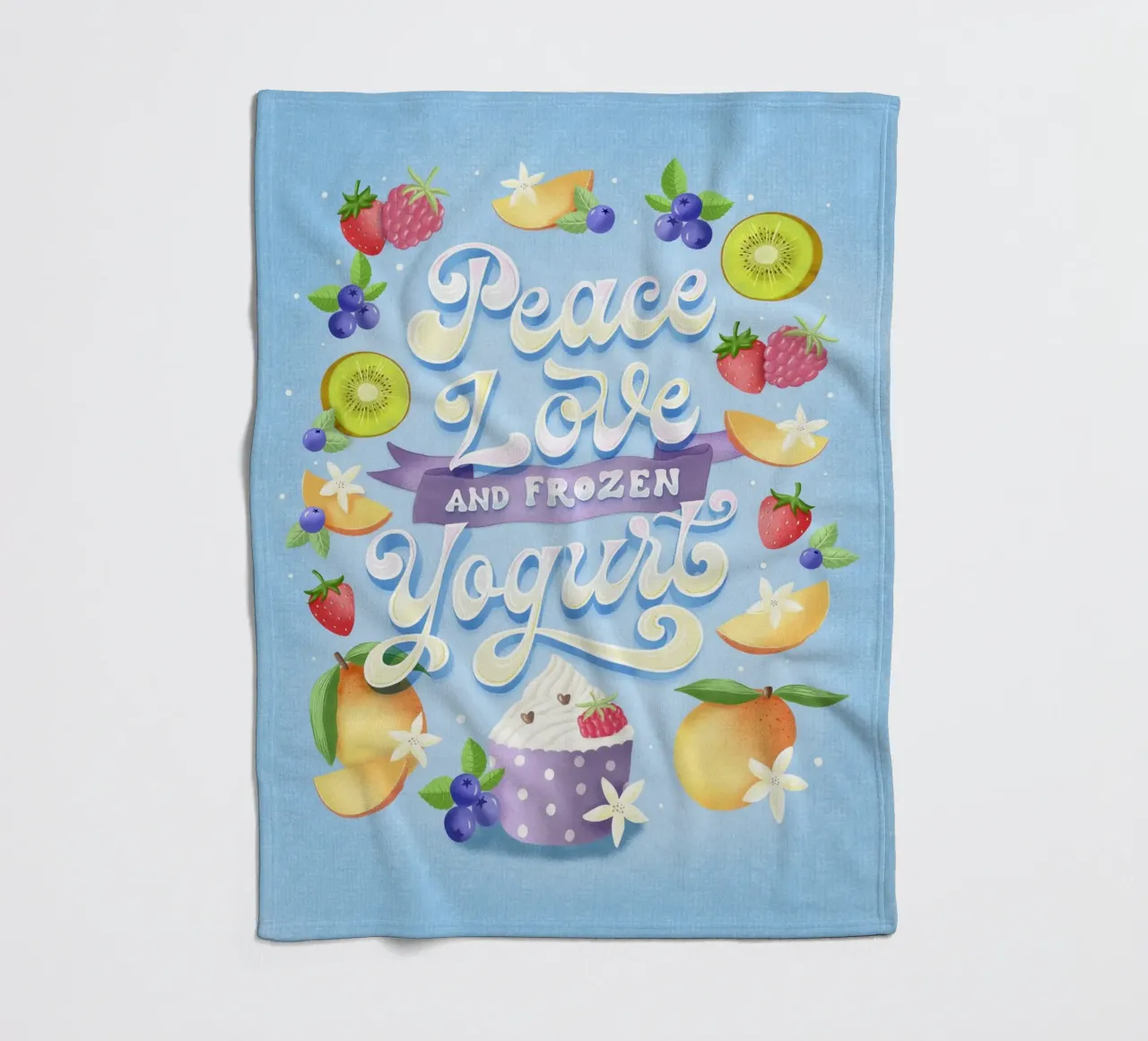 Pace, amore e frozen yogurt. Frutta, divertimento e scritte coperta in pile da CalliLetters