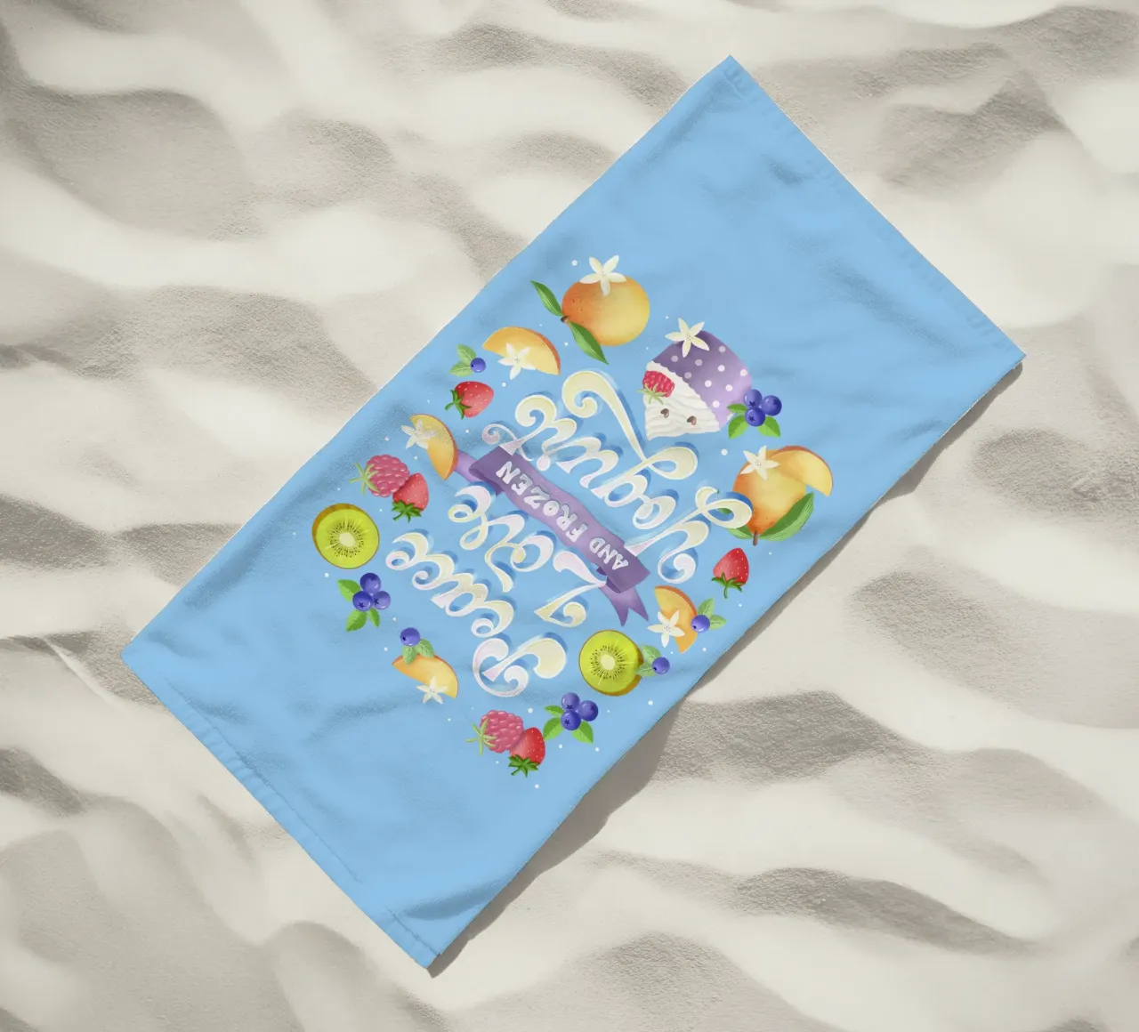 Pace, amore e frozen yogurt. Frutta, divertimento e scritte telo mare da CalliLetters