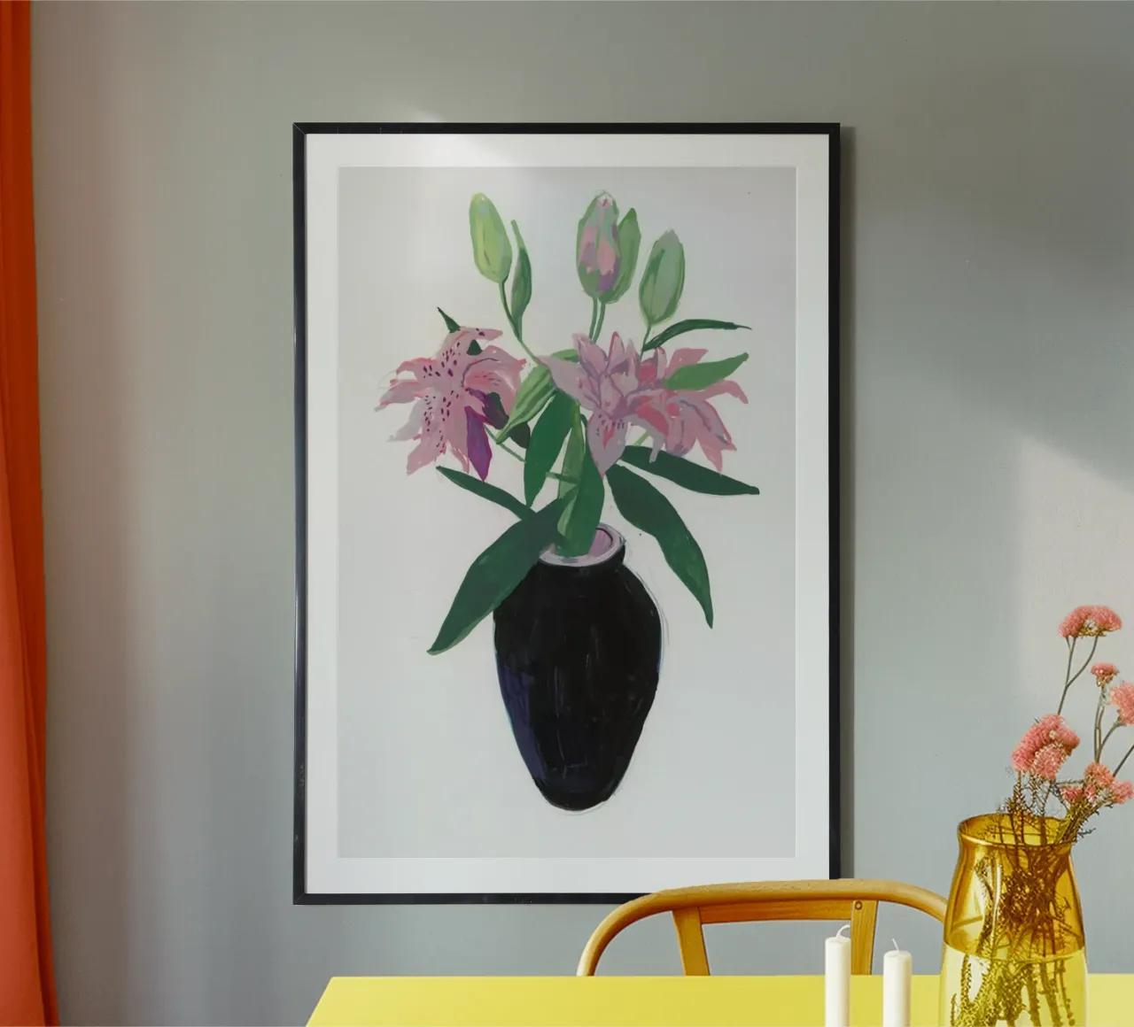 Vase Of Pink Lillies poster con telaio in alluminio da Sonia Brittain