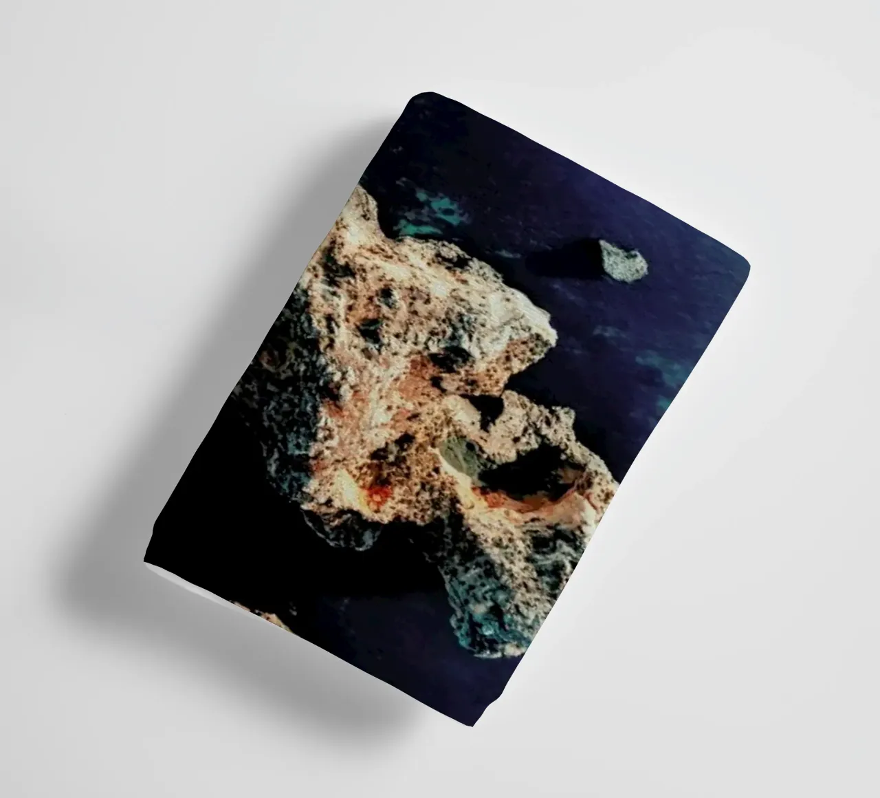 Coasts And Stones asciugamano da bagno da Sebastian Hilgetag