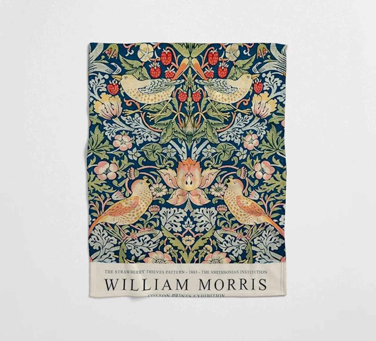 uccello appollaiato su un fiore sbocciato william morris coperta in pile da komo store