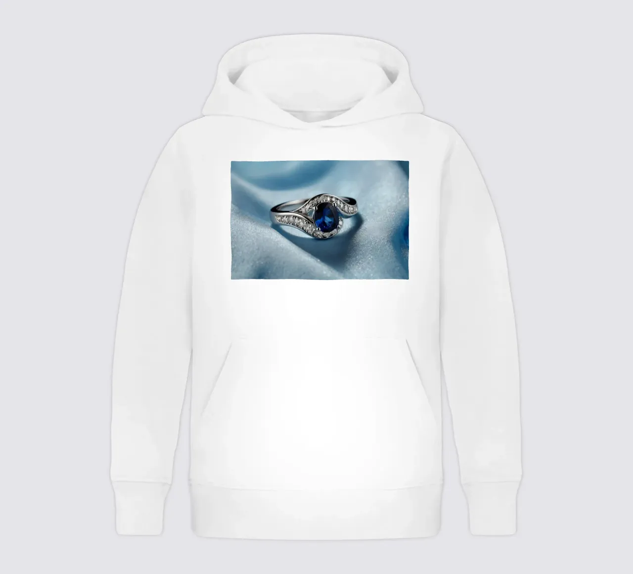 Elegante anello in argento con gemma di zaffiro felpa bambino con cappuccio da DesignDoodle