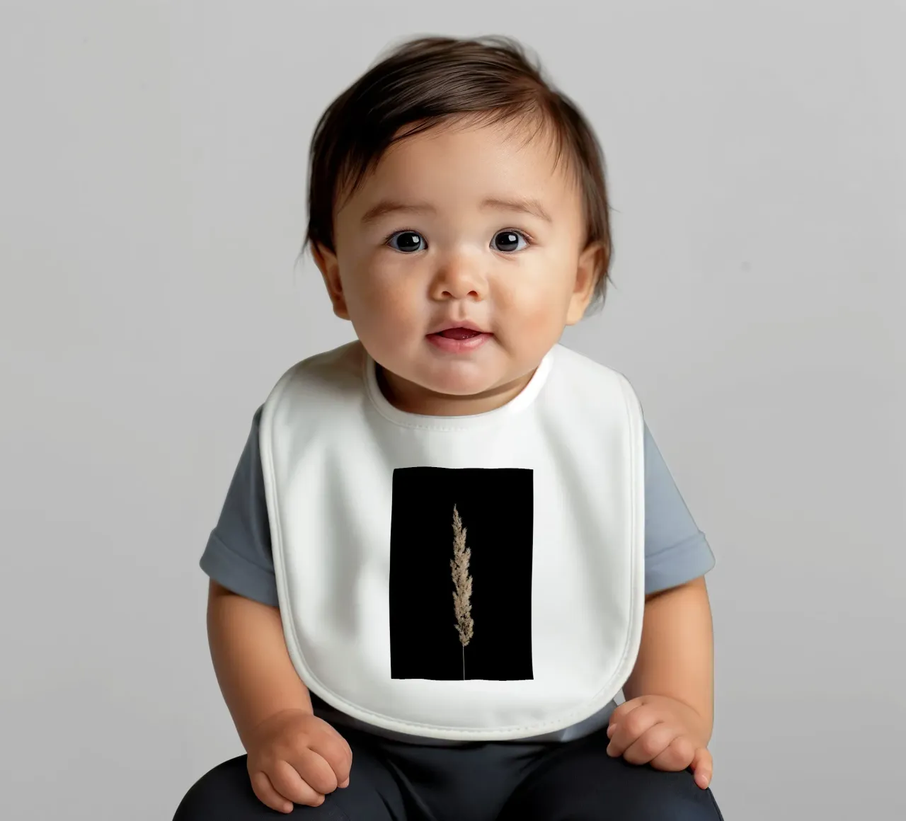 Minimal Pampas Grass On Black bavaglino da Studio Nahili