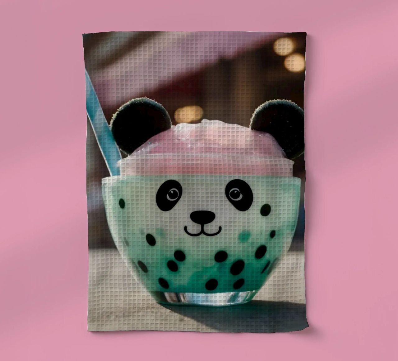 Dessert colorato a tema panda servito in una simpatica tazza canovaccio da cucina da DesignDoodle