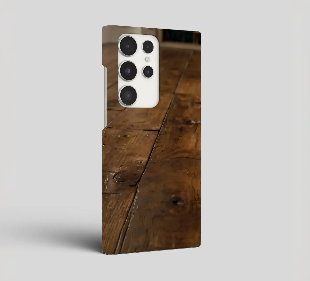 Pavimento in legno con texture ricca e lucentezza in un ambiente accogliente cover samsung da DesignDoodle