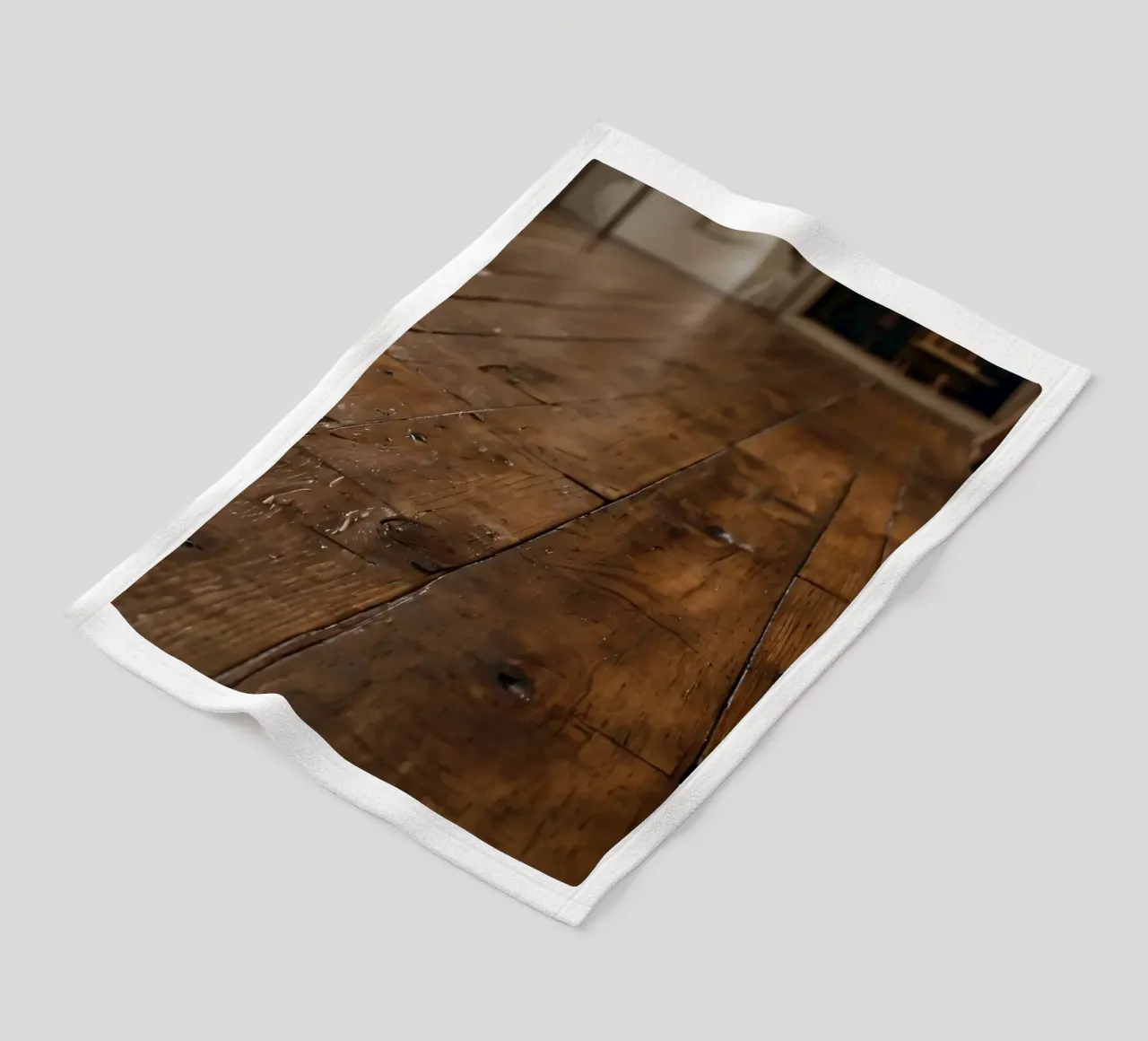 Pavimento in legno con texture ricca e lucentezza in un ambiente accogliente coperta in pile da DesignDoodle