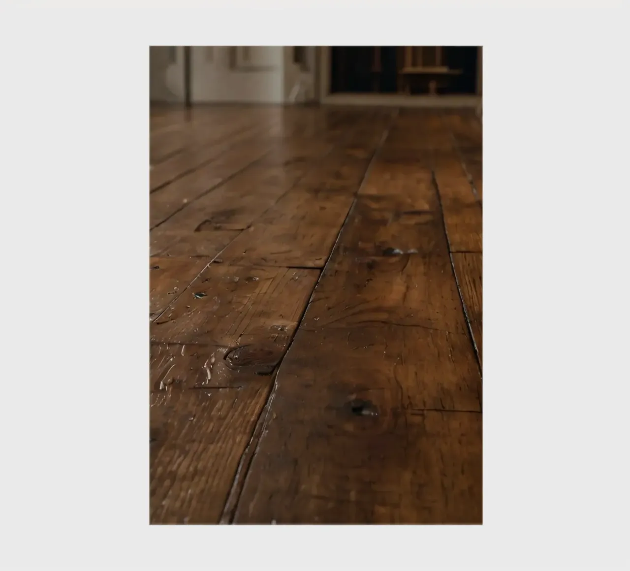 Pavimento in legno con texture ricca e lucentezza in un ambiente accogliente diario da DesignDoodle