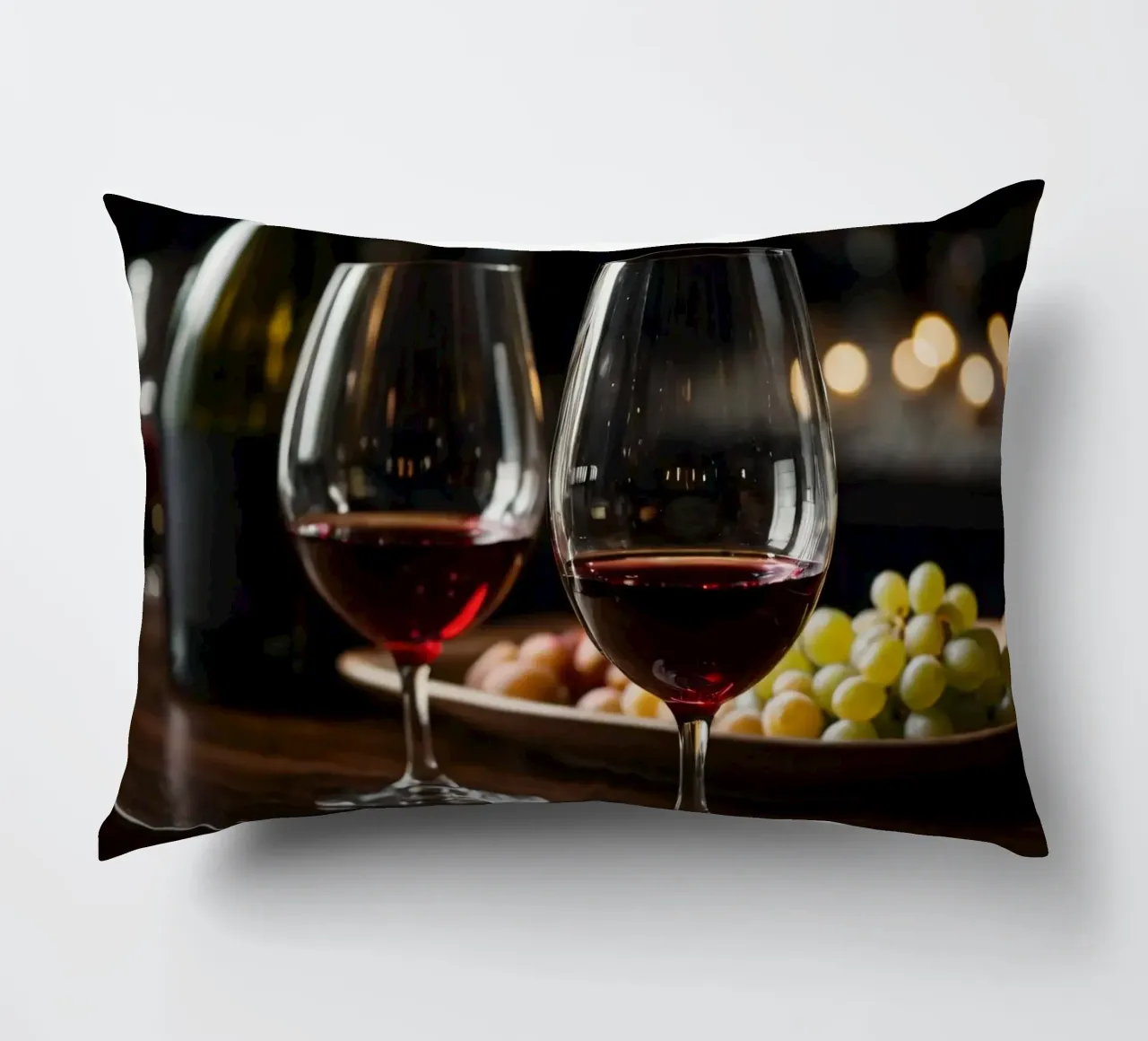 Eleganti bicchieri da vino rosso con uva in un bar accogliente cuscino da DesignDoodle