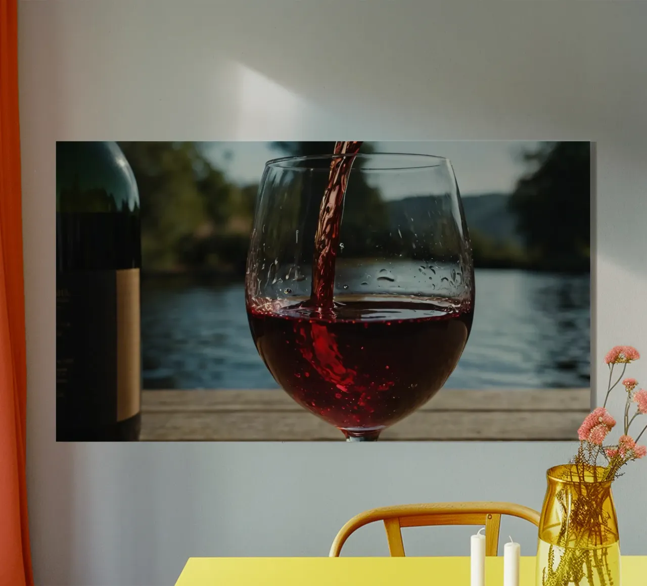 Verter vino tinto en una copa junto a un tranquilo lago al sol metacrilato de DesignDoodle