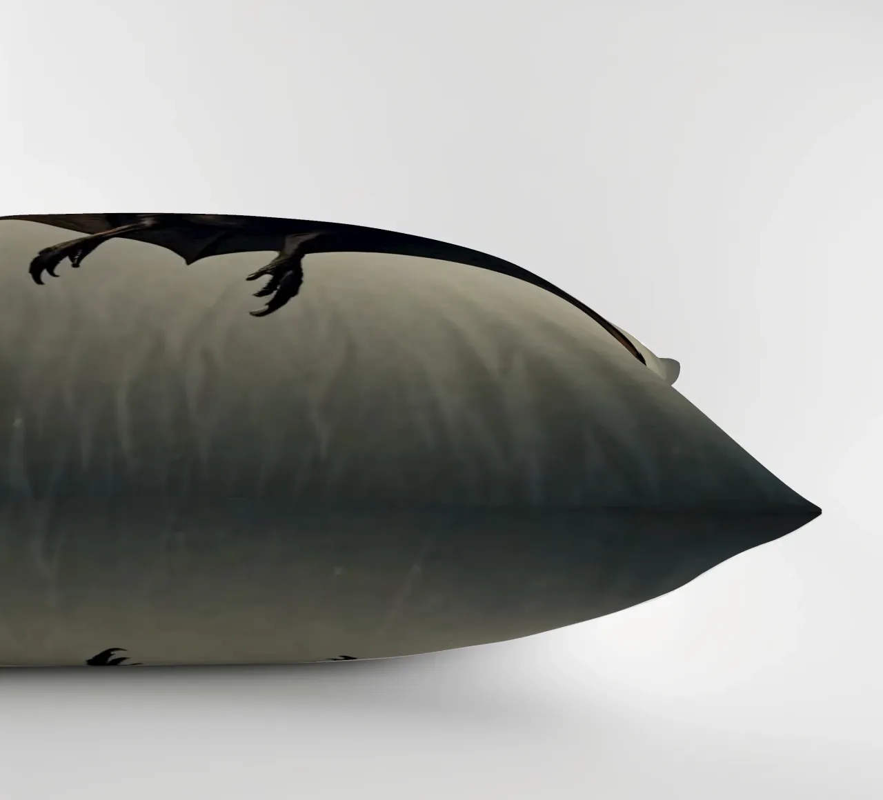 Un pipistrello sospeso a mezz'aria che mette in mostra la sua impressionante apertura alare cuscino da DesignDoodle