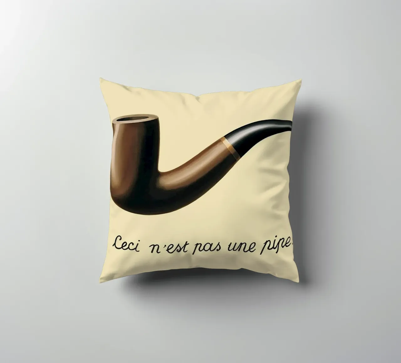 Ceci n'est pas une pipe" - René Magritte cuscino da Classic Art Prints