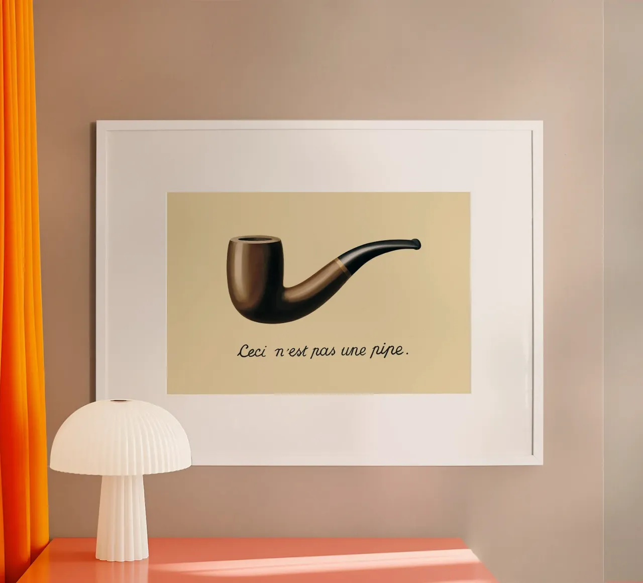 Ceci n'est pas une pipe" - René Magritte poster con telaio in plastica da Classic Art Prints