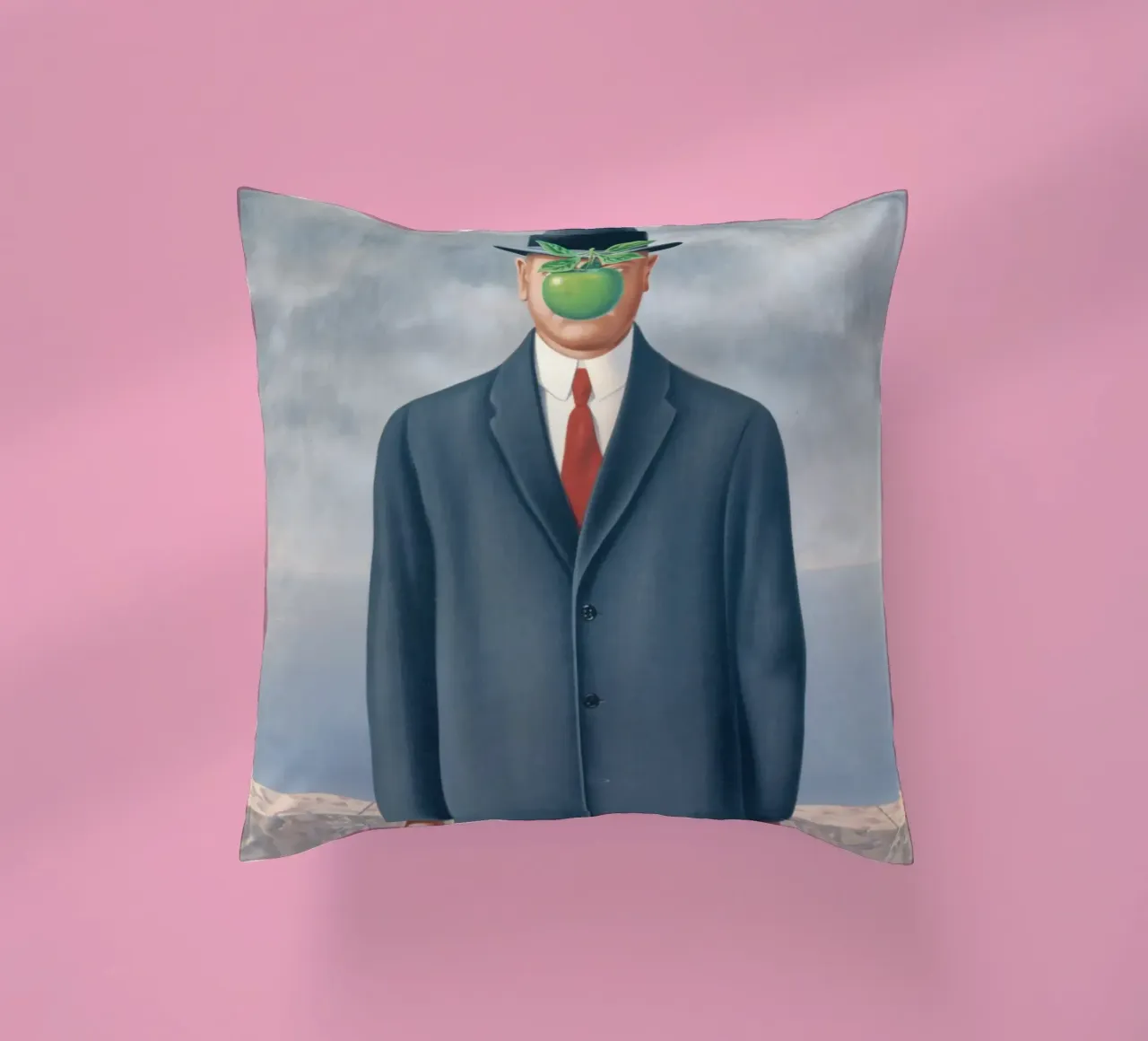 Figlio dell'uomo" di René Magritte cuscino da Classic Art Prints