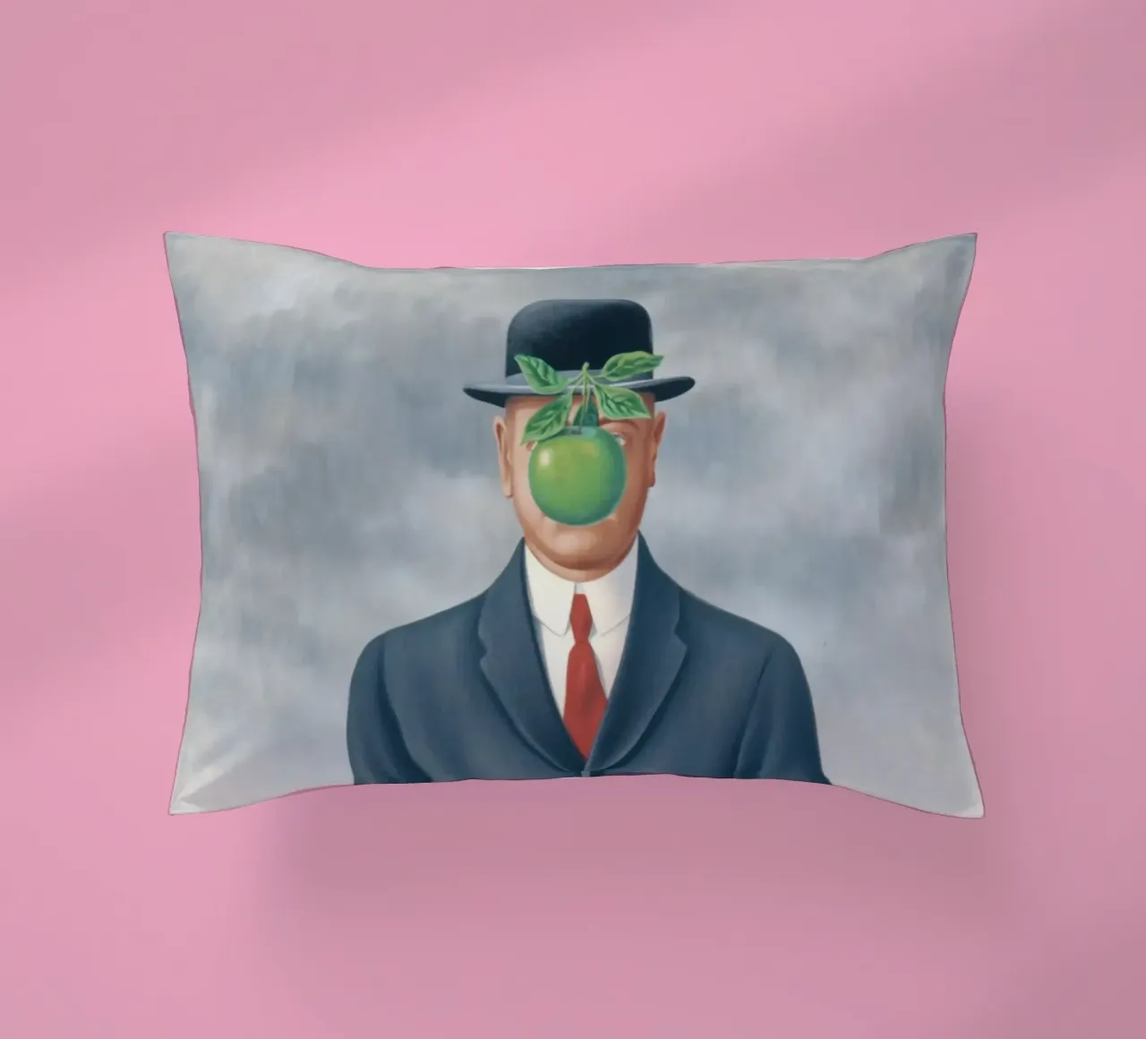 Figlio dell'uomo" di René Magritte cuscino da Classic Art Prints