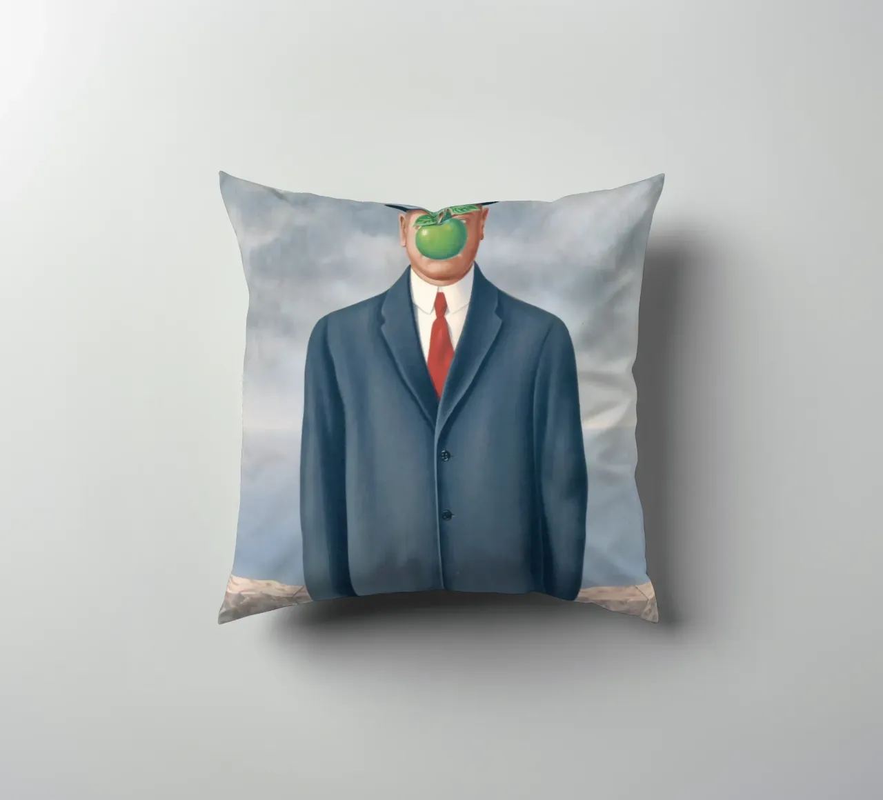 Figlio dell'uomo" di René Magritte cuscino da Classic Art Prints