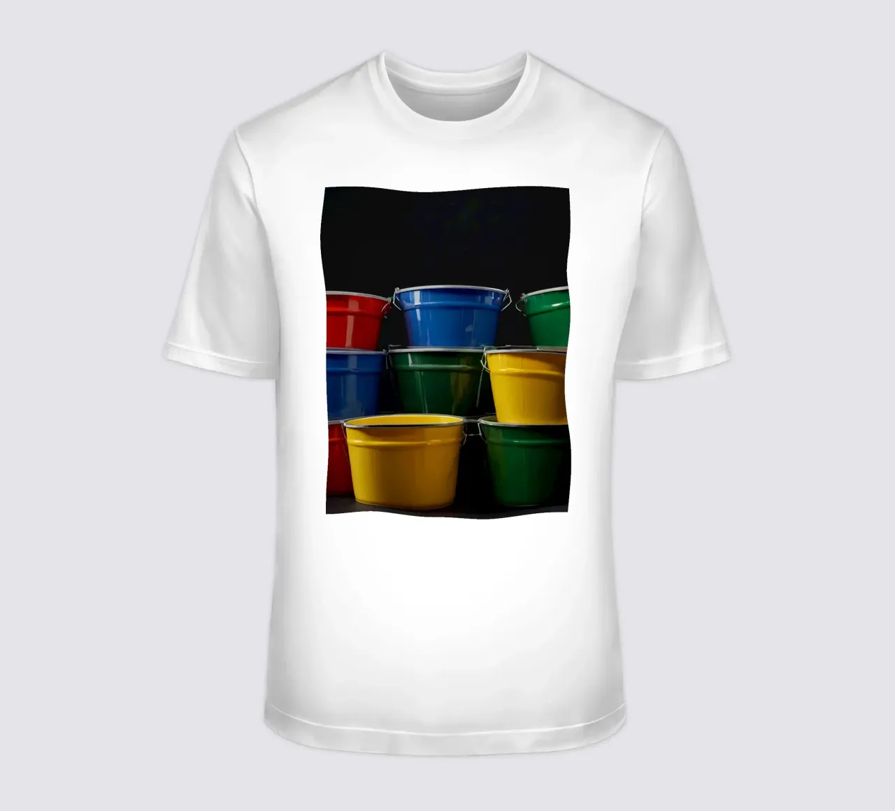 Secchi colorati impilati in una disposizione creativa t-shirt da DesignDoodle