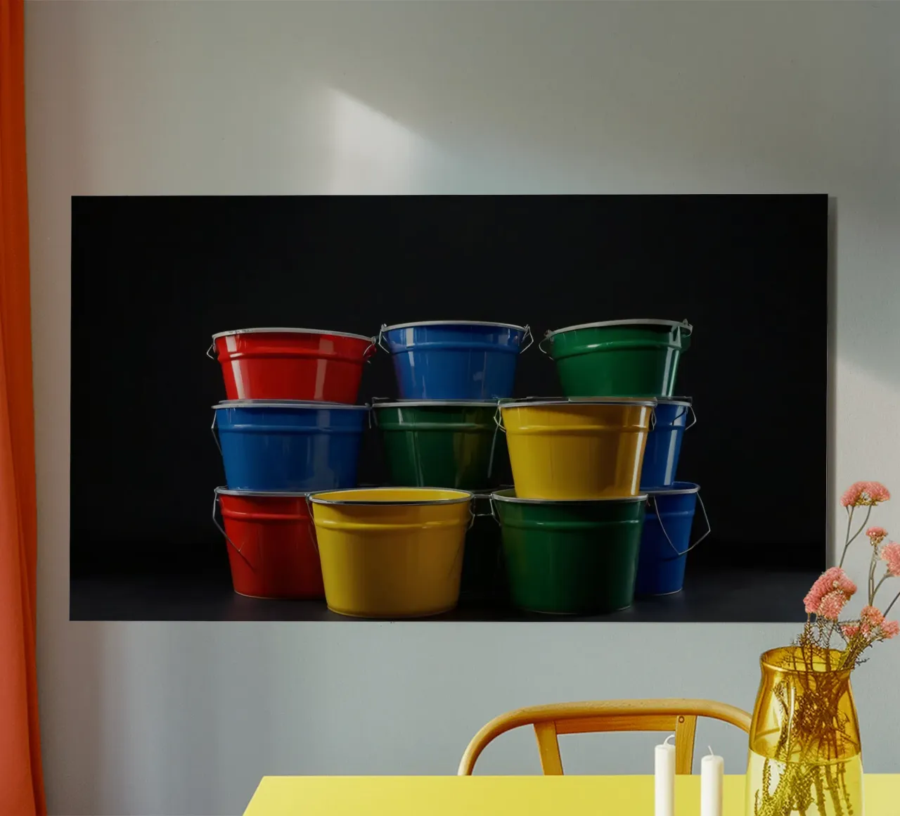 Secchi colorati impilati in una disposizione creativa alluminio dibond da DesignDoodle