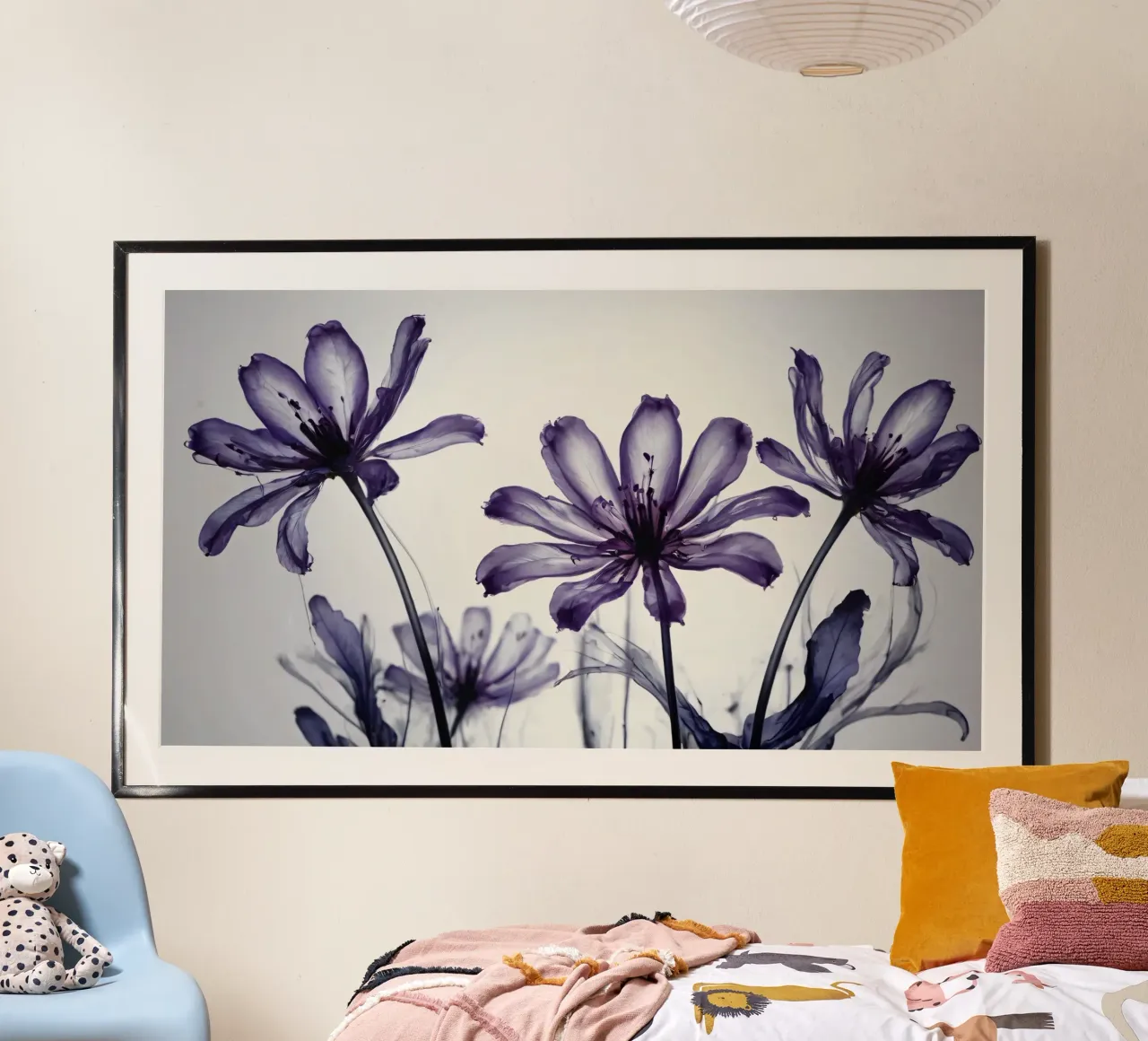 Delicati fiori viola stagliati su uno sfondo chiaro poster da DesignDoodle