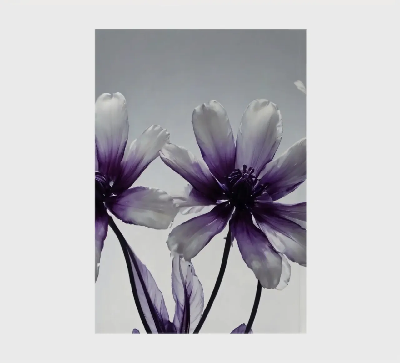 Delicate paarse en witte bloemen met een zachte achtergrond notitieboek van DesignDoodle