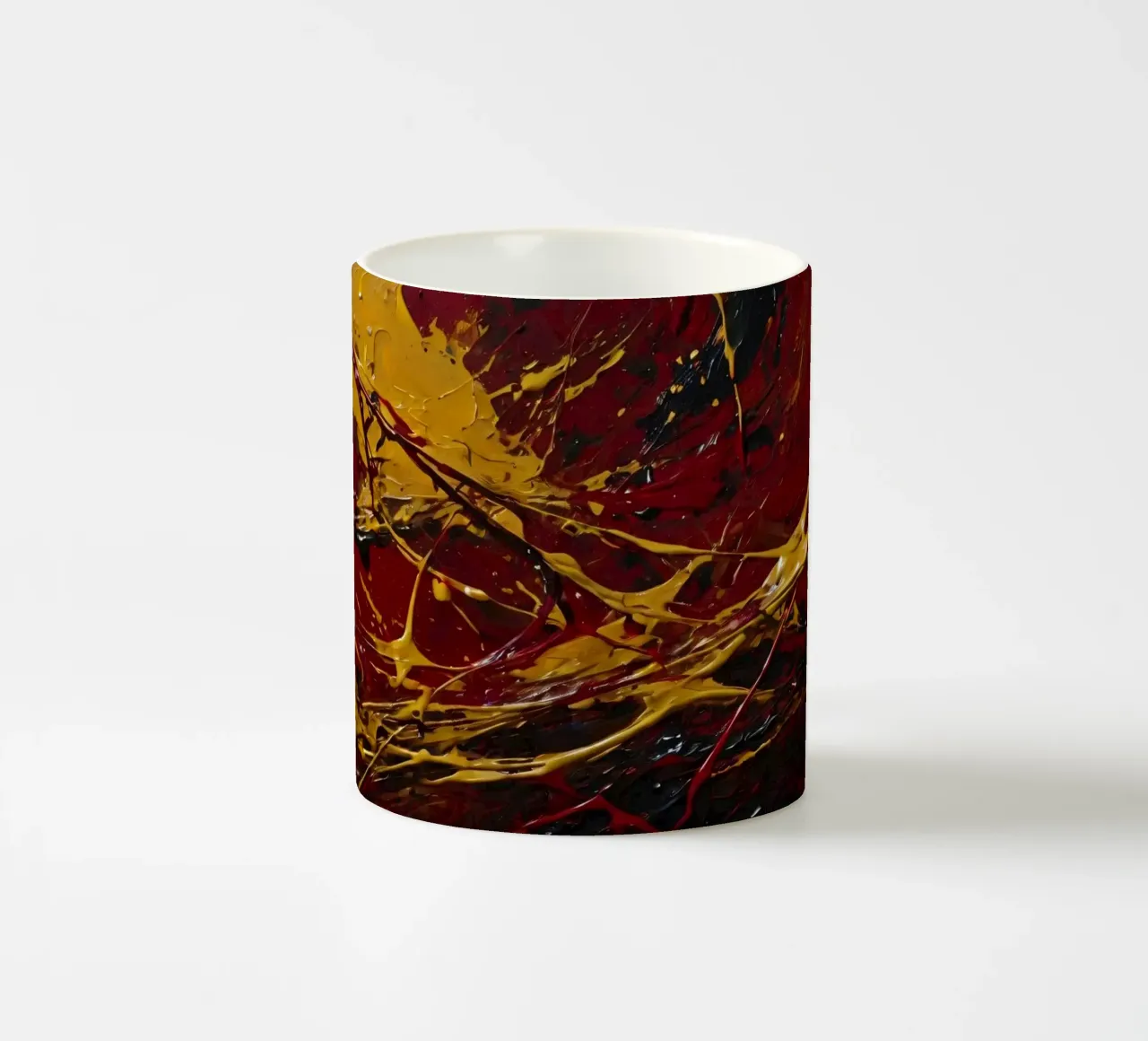 pittura astratta con spruzzi dinamici di rosso, nero tazza in ceramica da DesignDoodle