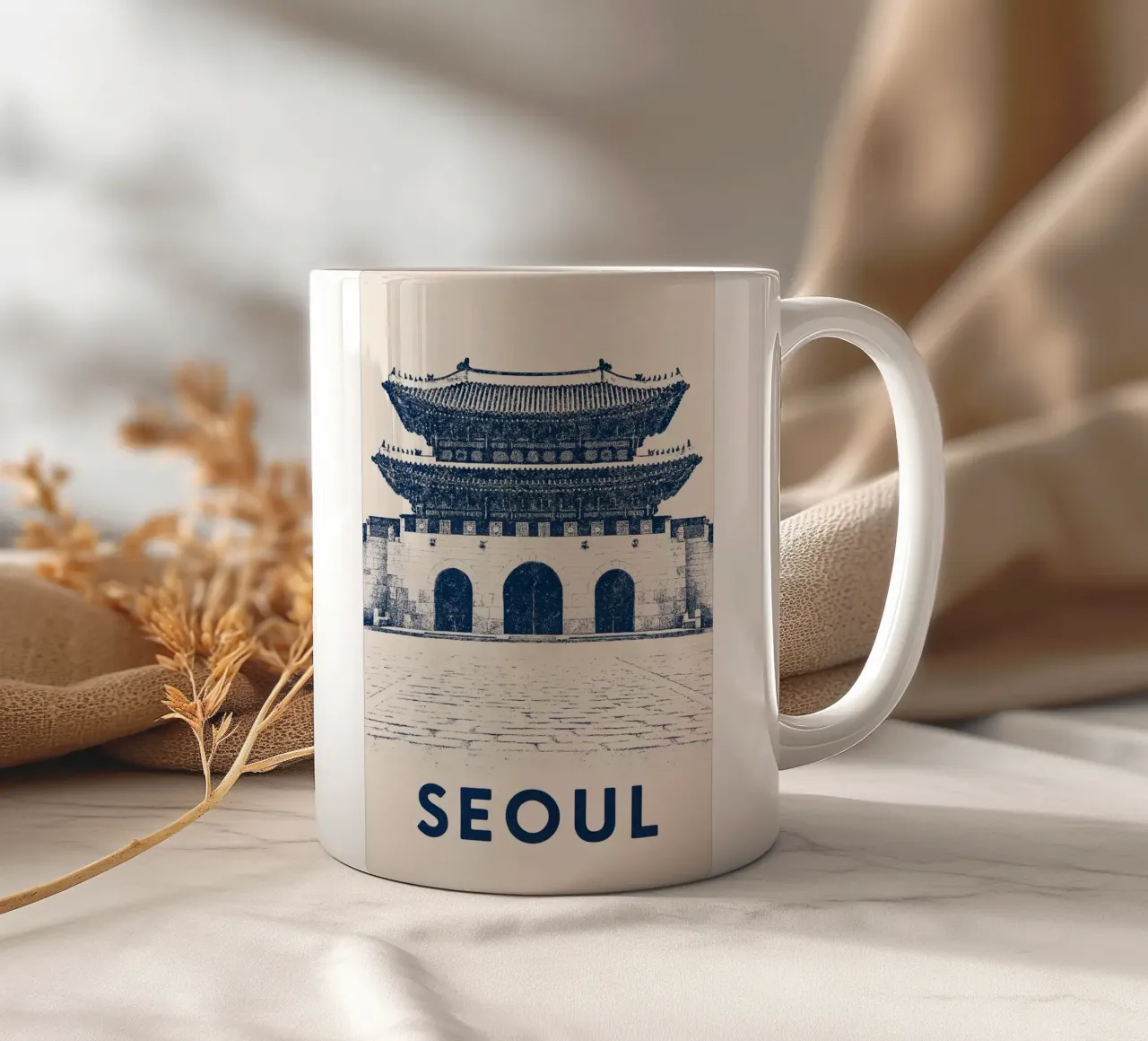 Seoul – Gwanghwamun Print – Linocut Series tazza in ceramica da Studio Mooodz