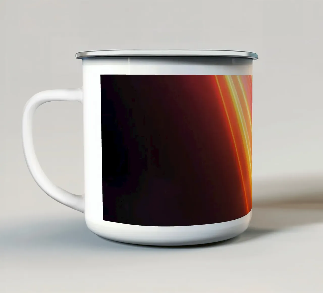 abstrait avec des traînées de lumière dynamiques sur un ciel d'orage sombre mug en émail de DesignDoodle