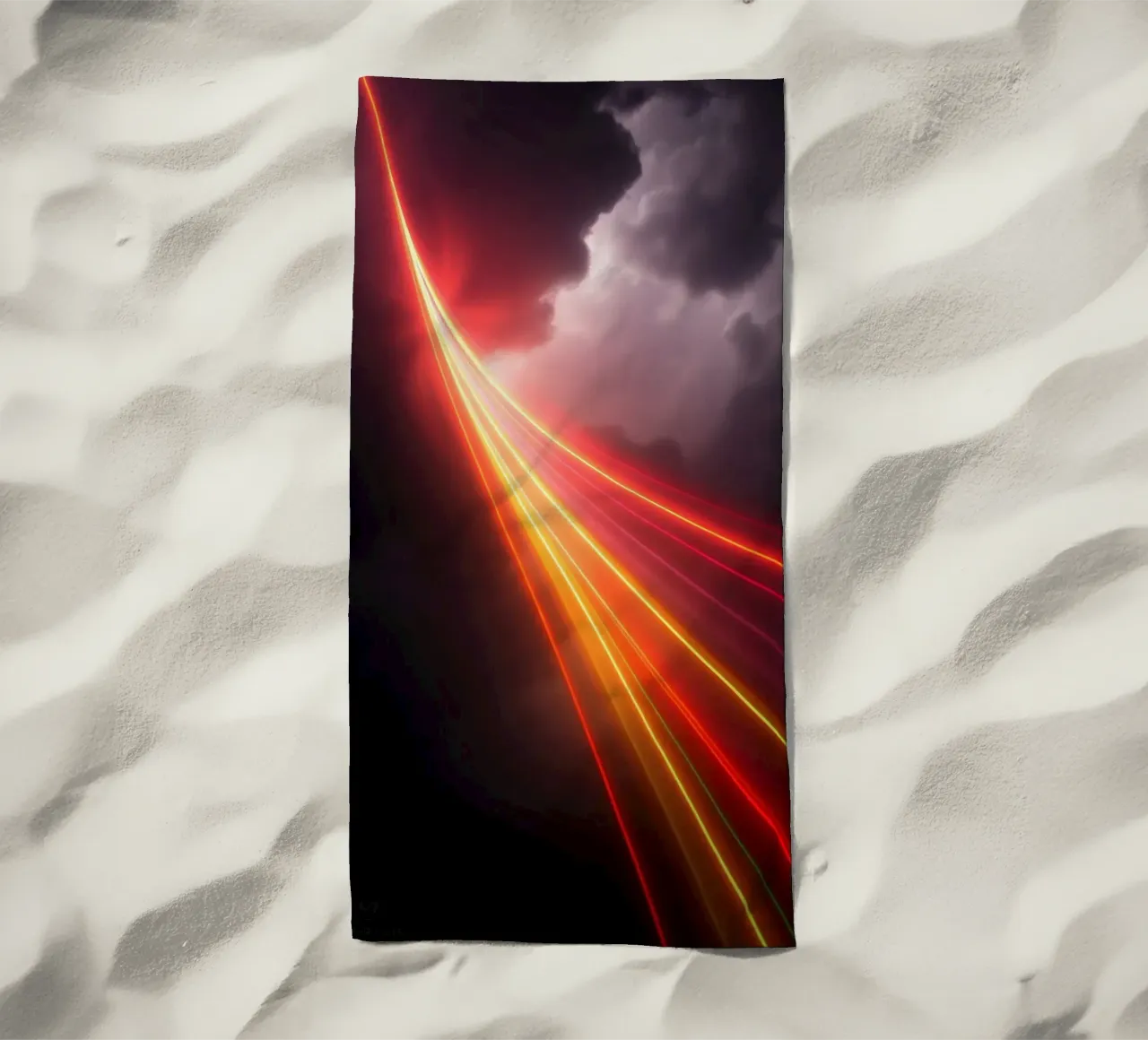 astratto con scie di luce dinamiche su un cielo scuro e tempestoso telo mare da DesignDoodle