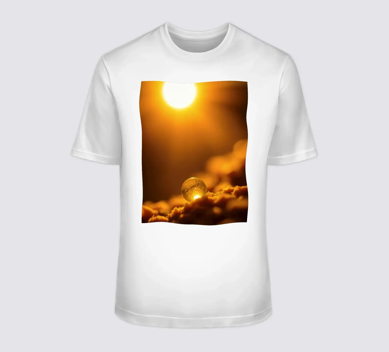 Orbe d'or transformateur reflétant la lumière sur une surface douce t-shirt de DesignDoodle