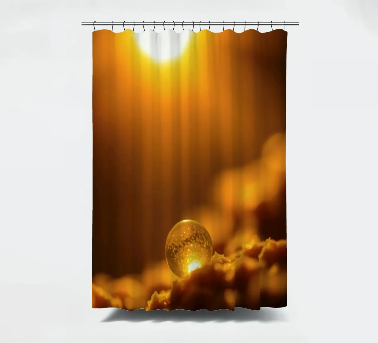 Transformative goldene Kugel, die das Licht auf einer weichen Oberfläche reflektiert Duschvorhang von DesignDoodle