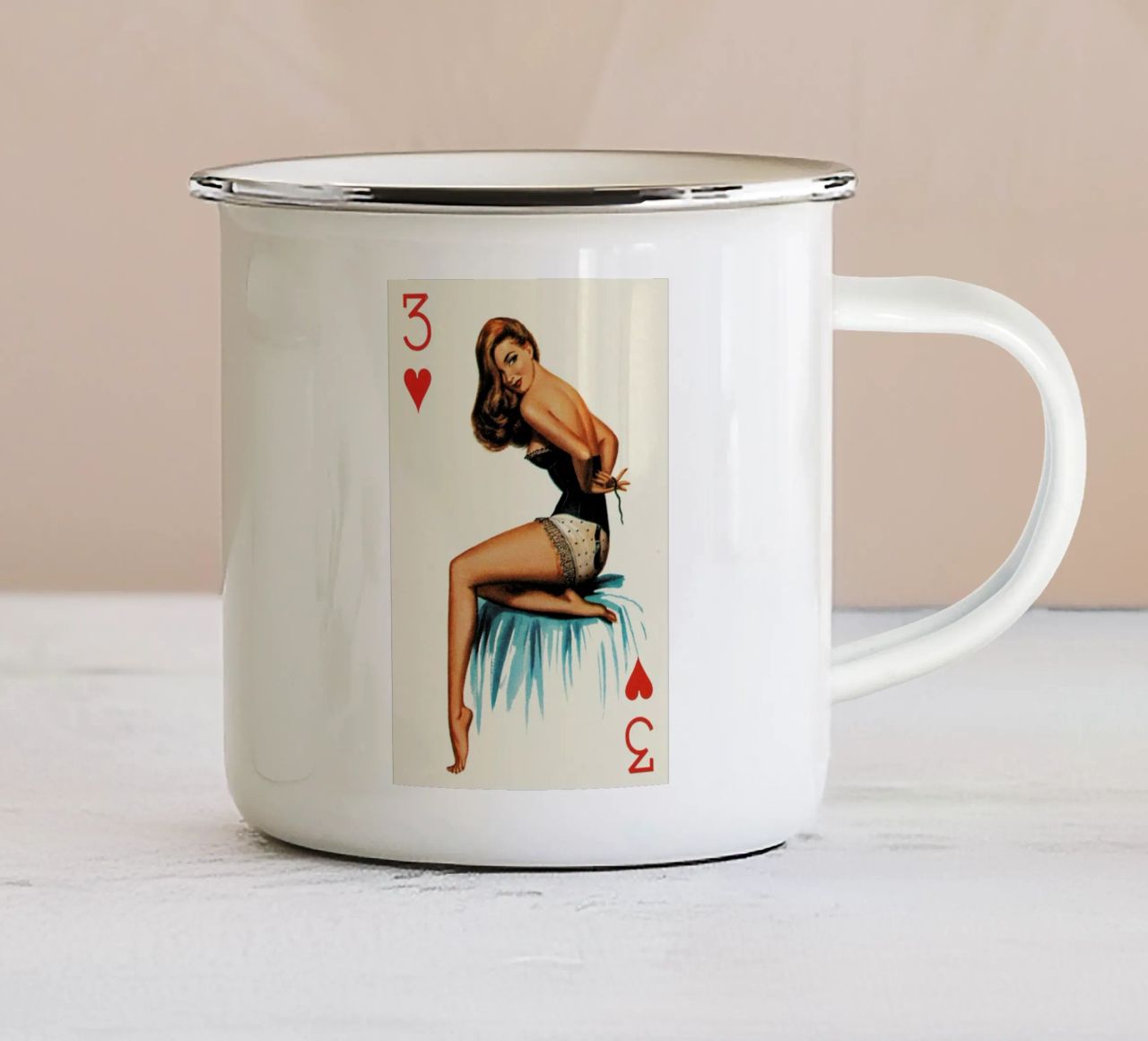 Just three buttons to go tazza in smalto da Hemingway Design